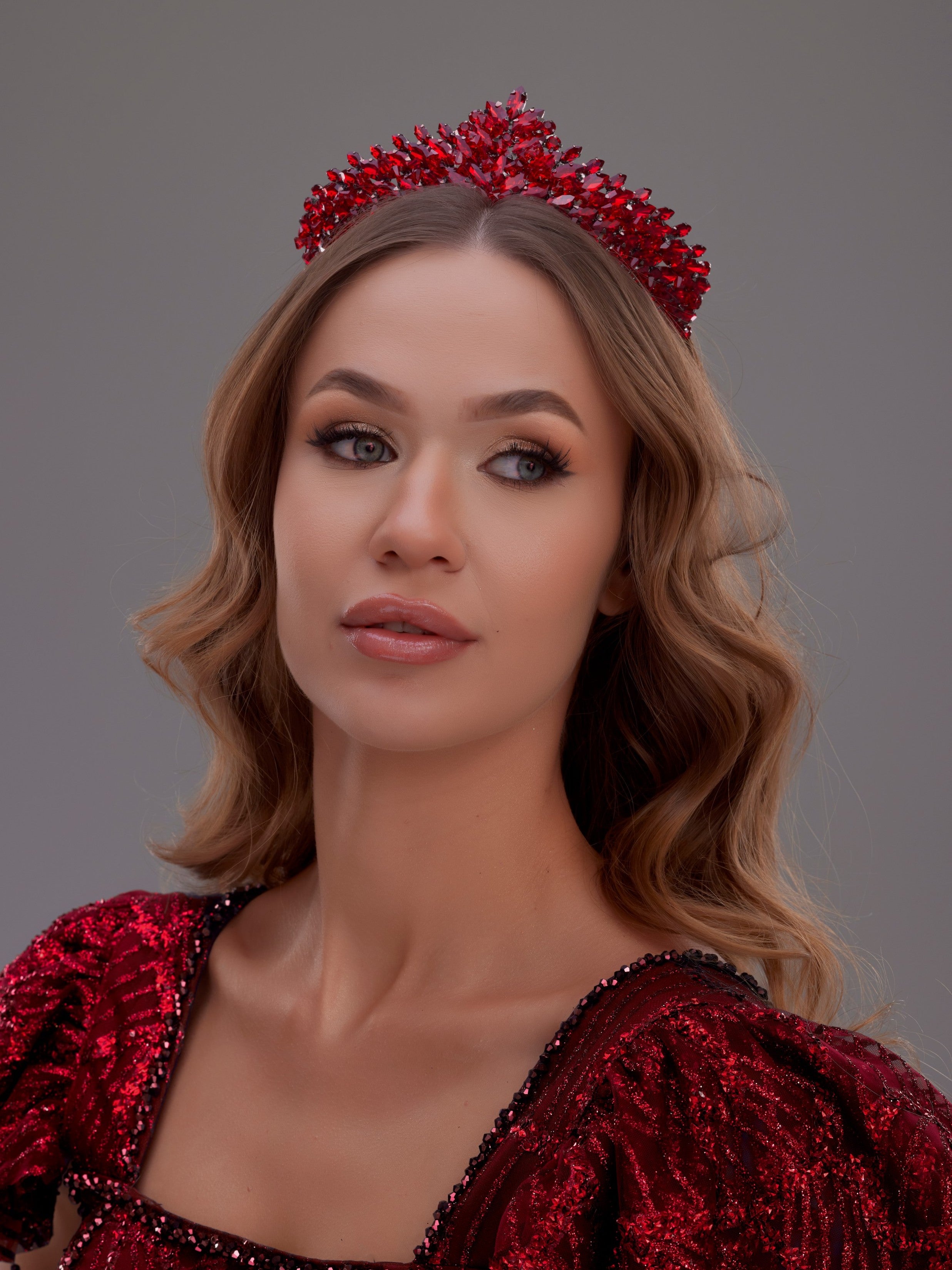 تاج العروس الكريستالي اللامع – تاج الأميرة المعدني مع خيارات ألوان خاصة | إكسسوارات مصنوعة يدويًا