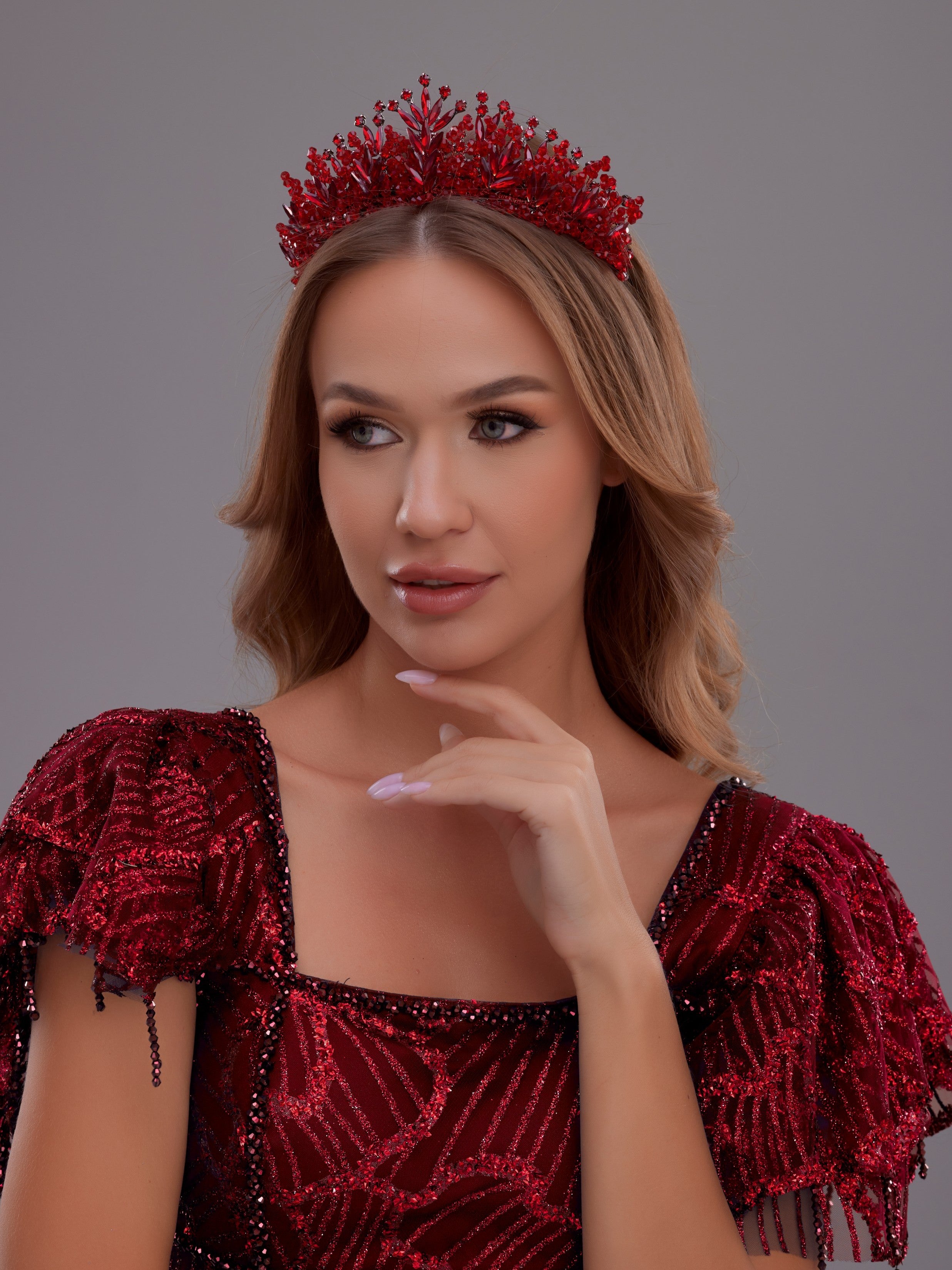 تاج زفاف فاخر بتفاصيل كريستالية | هيكل معدني، تفاصيل الأسلاك