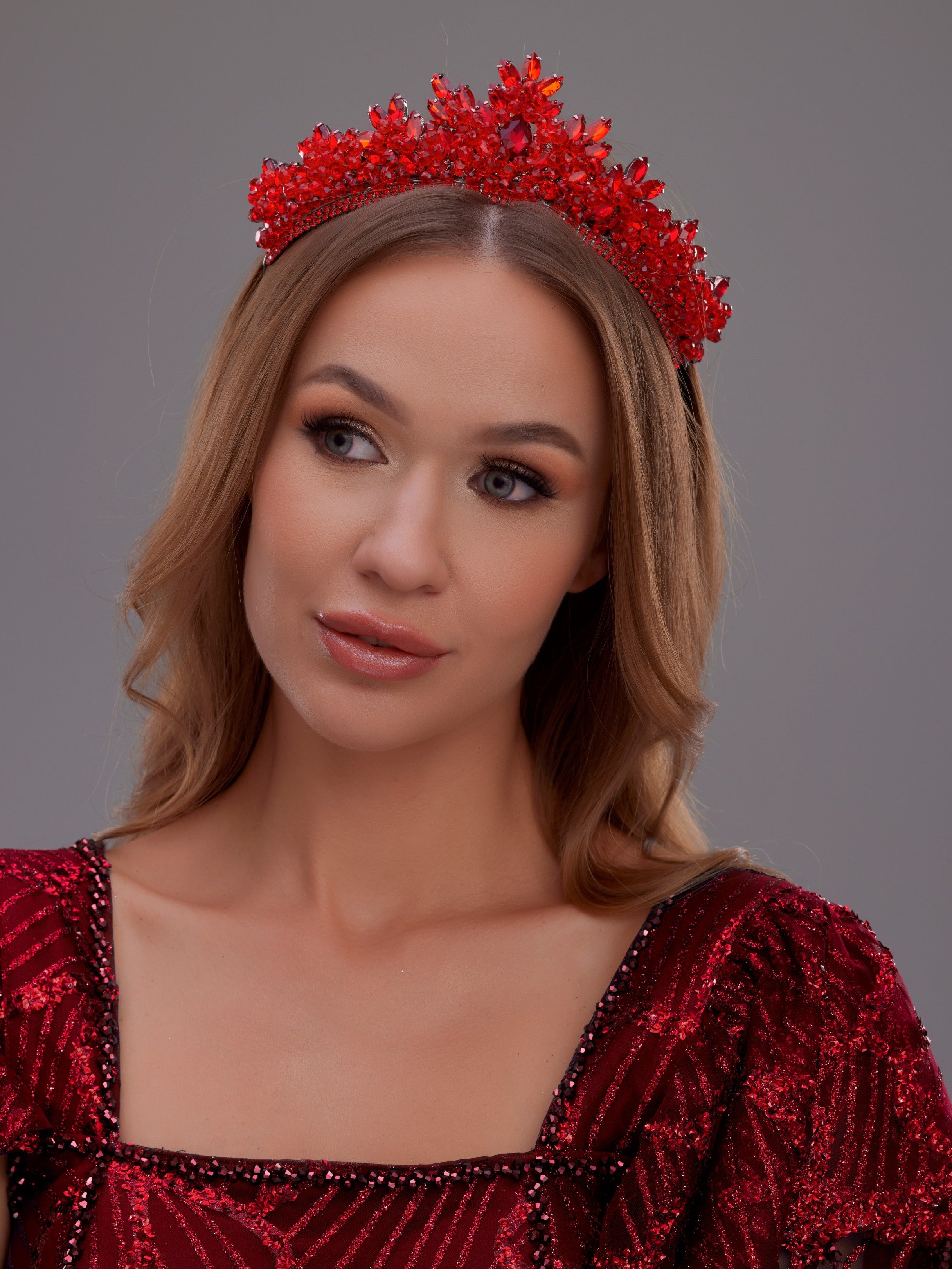Sparkling Crystal Crown – Handmade Sparkling Design for Special Occasions