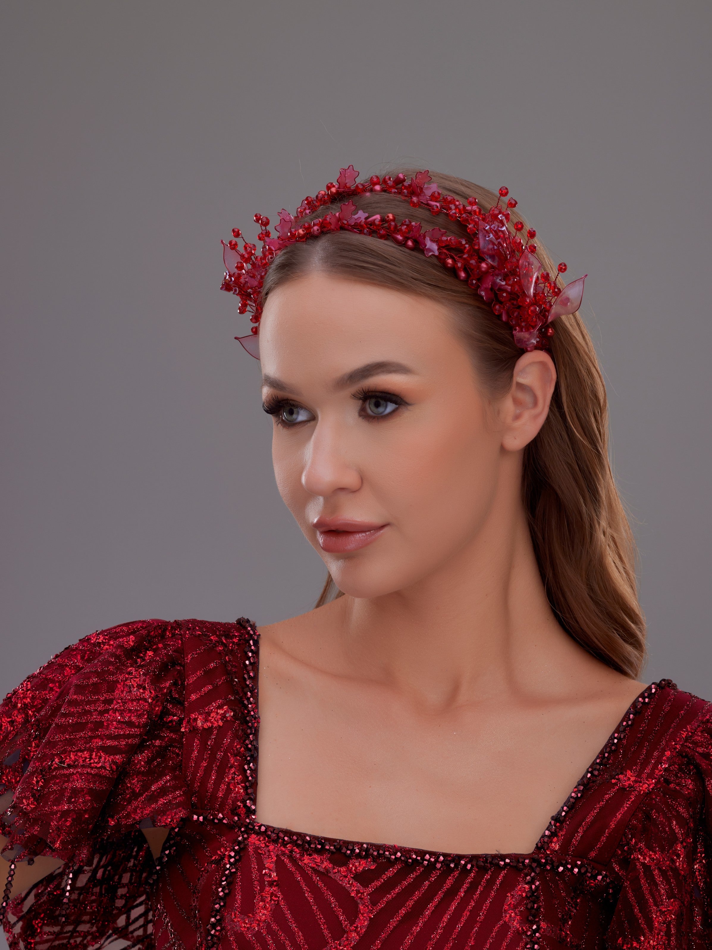 Elegant Flower and Pearl Detailed Bridal Tiara