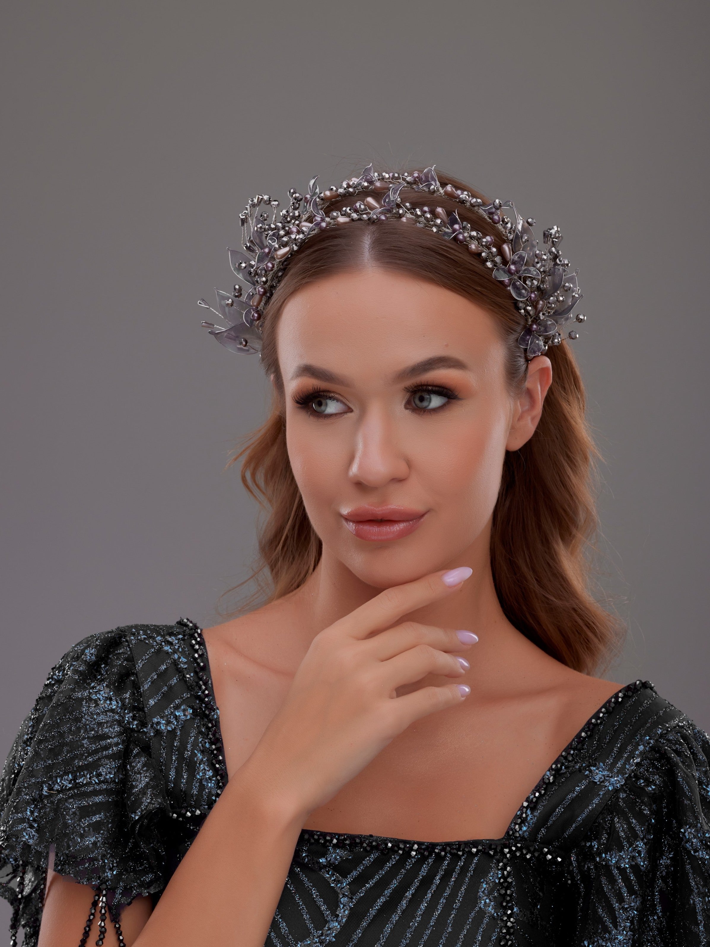 Elegant Flower and Pearl Detailed Bridal Tiara