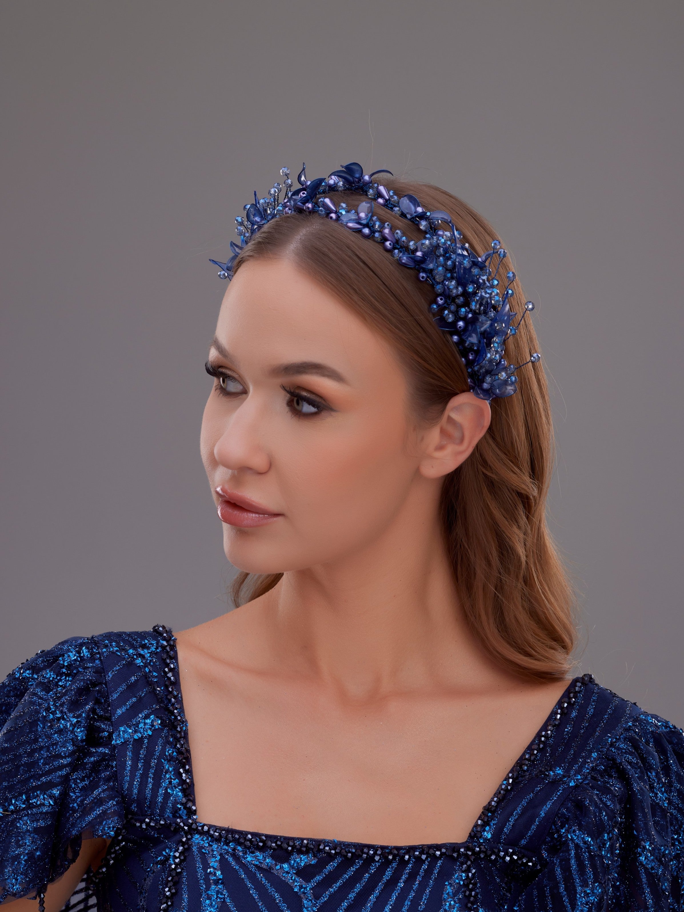 Elegant Flower and Pearl Detailed Bridal Tiara