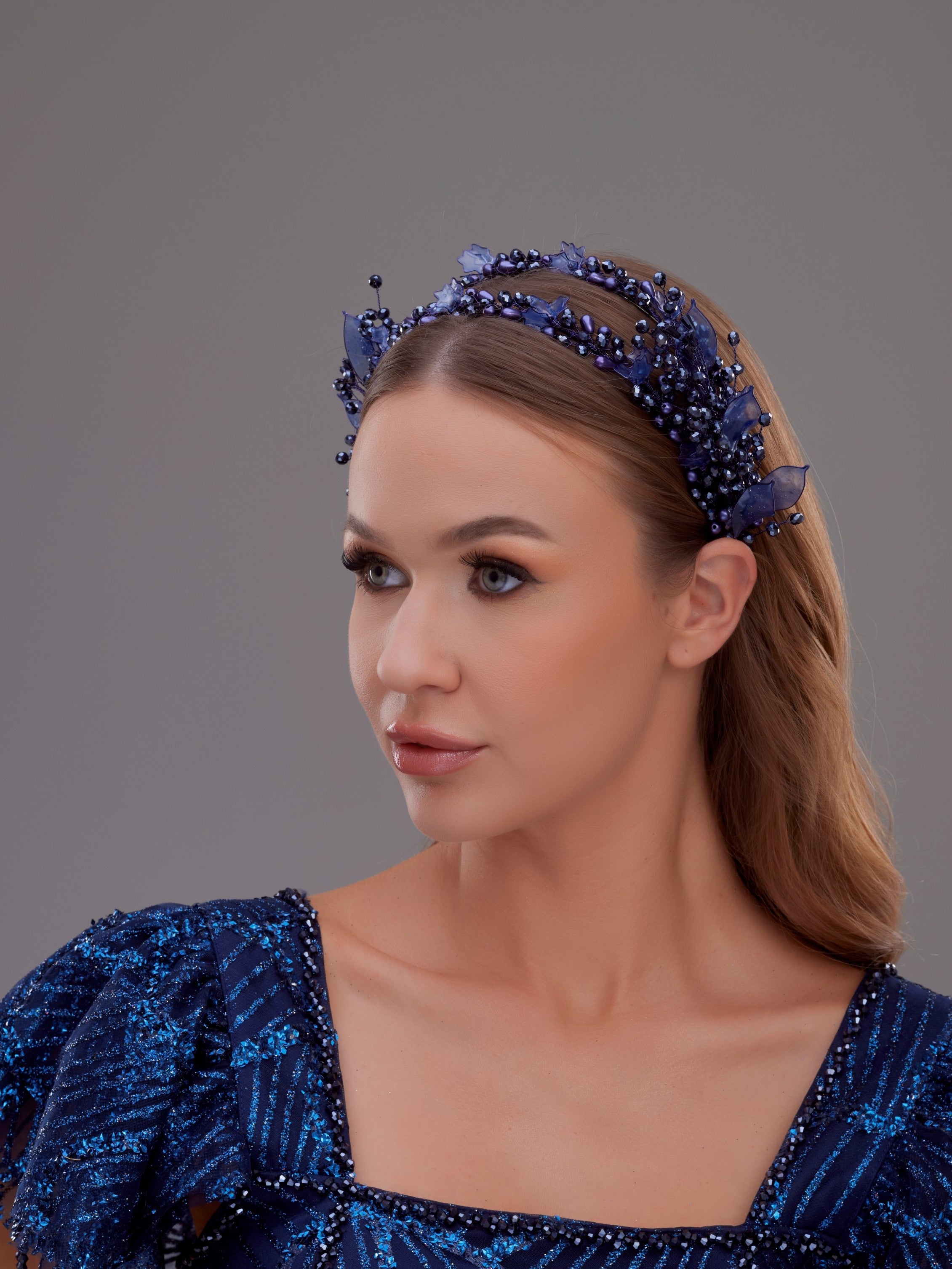 Elegant Flower and Pearl Detailed Bridal Tiara