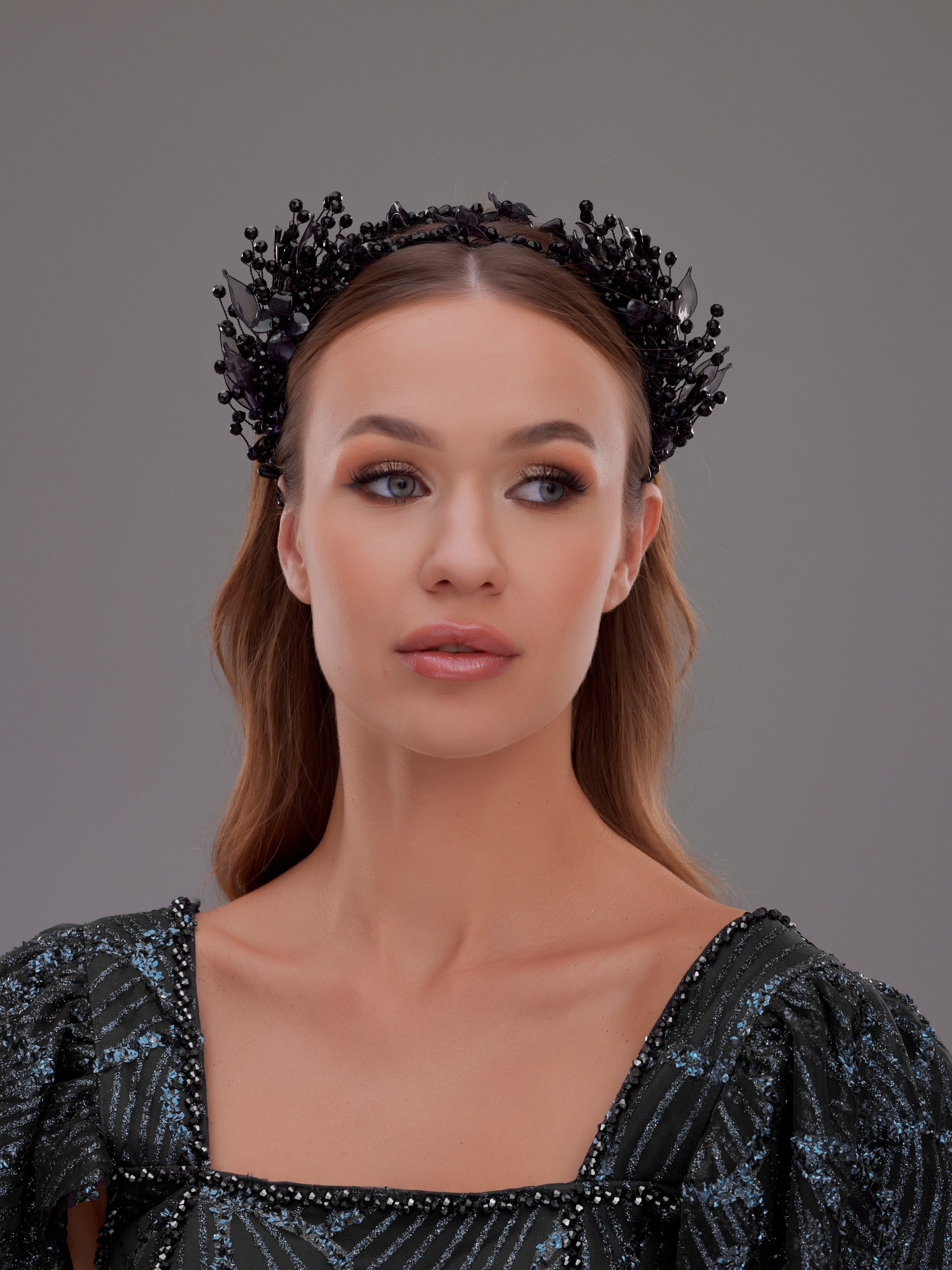 Elegant Flower and Pearl Detailed Bridal Tiara