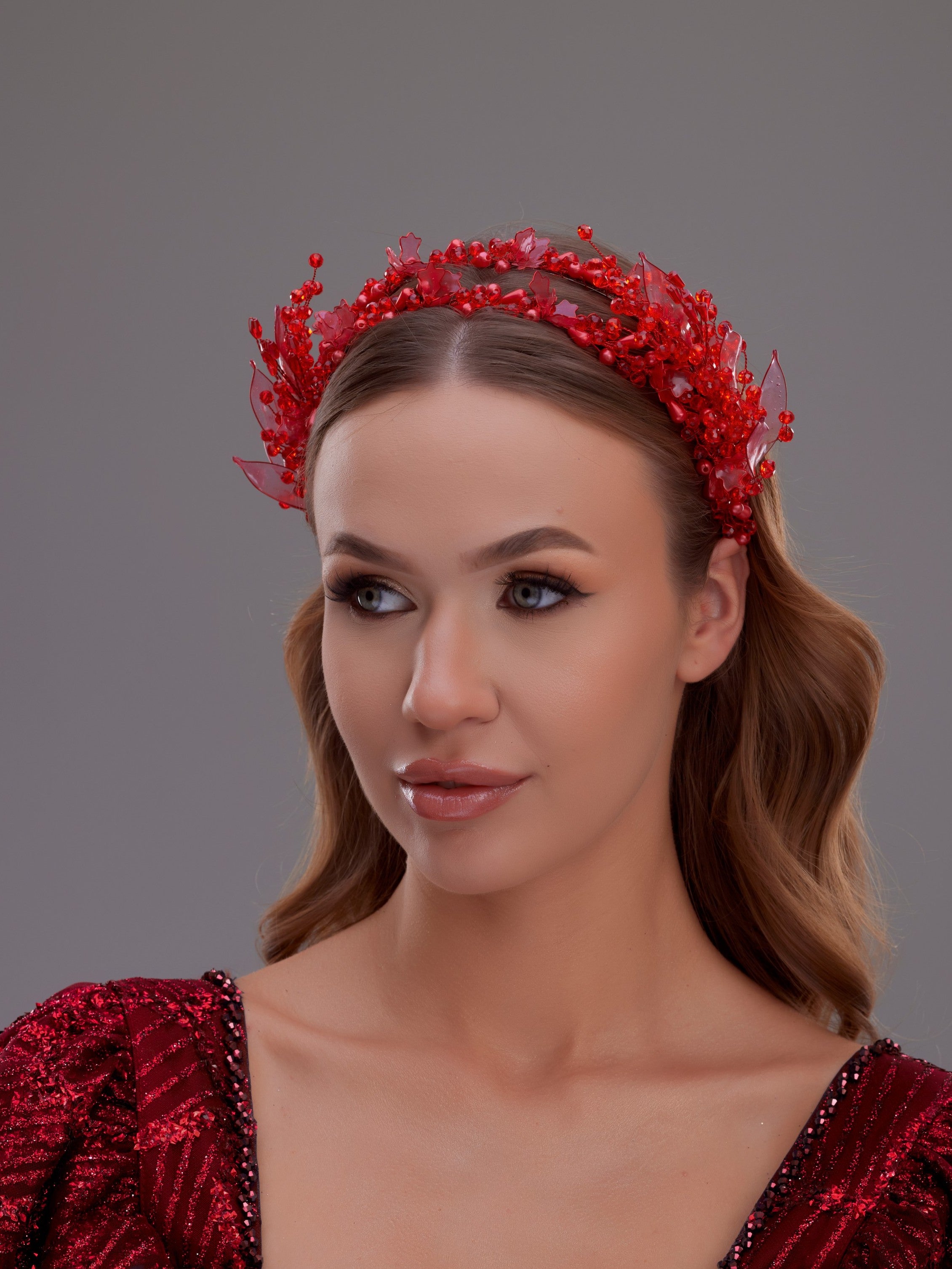 Elegant Flower and Pearl Detailed Bridal Tiara