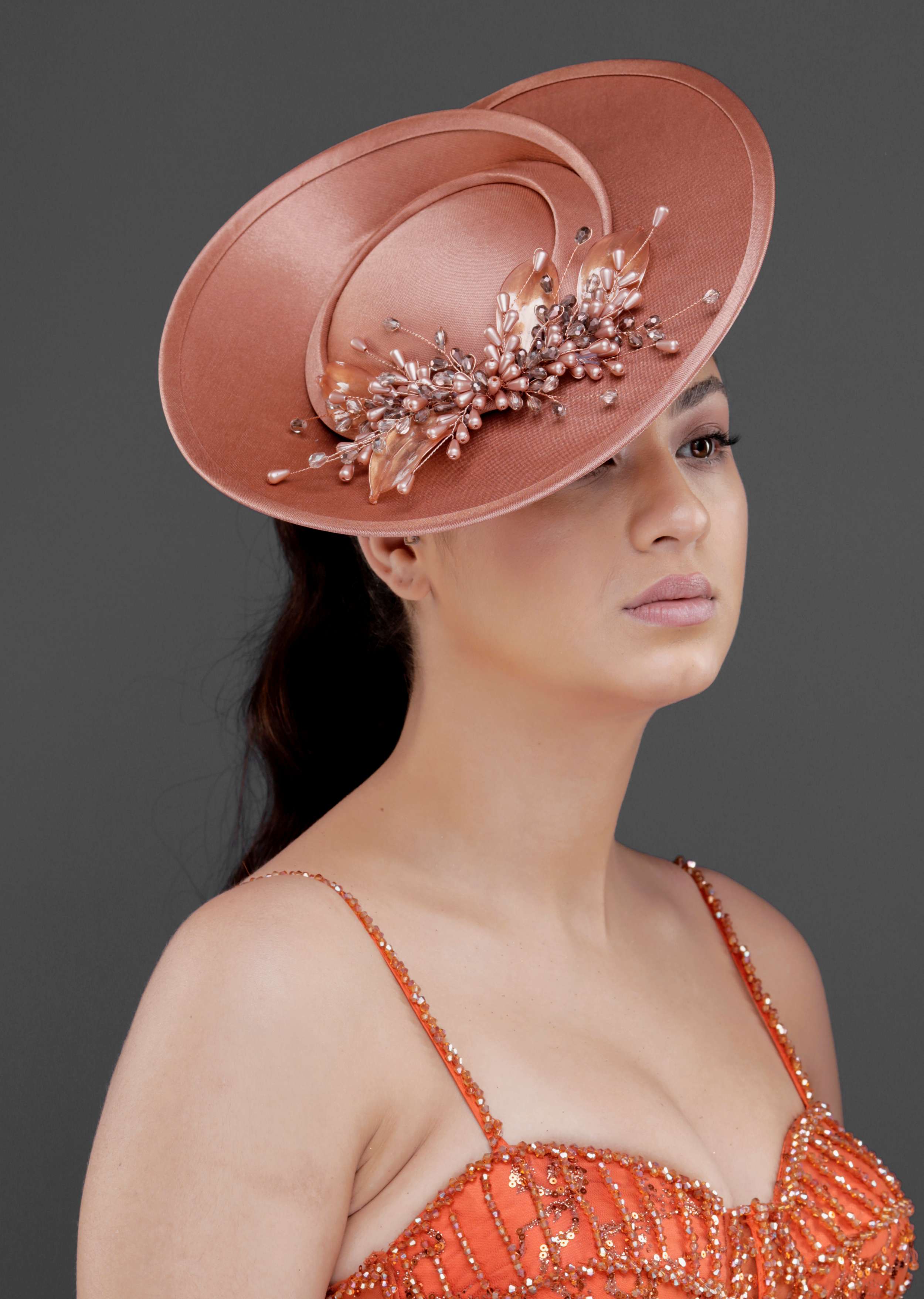 Somon vintage Fransız stil fascinator şapka – boncuk detaylı zarif özel tasarım kadın aksesuarı