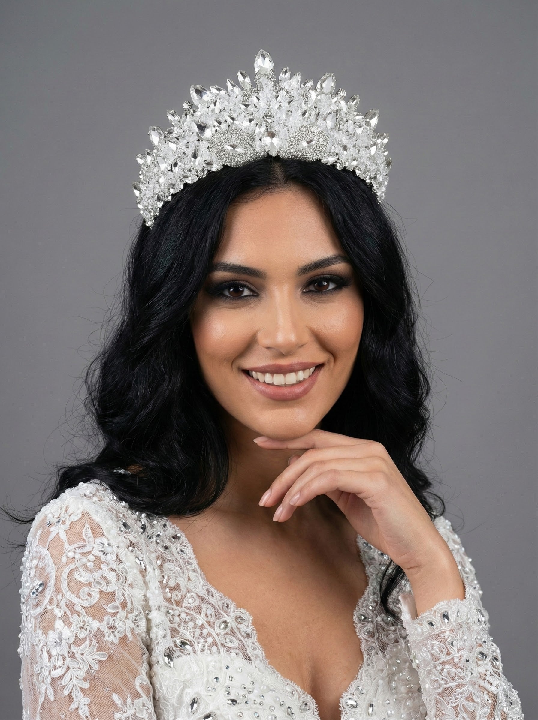 Taçlı Gelin Saç Aksesuarı – Kristal Işıltılı Yüksek Model