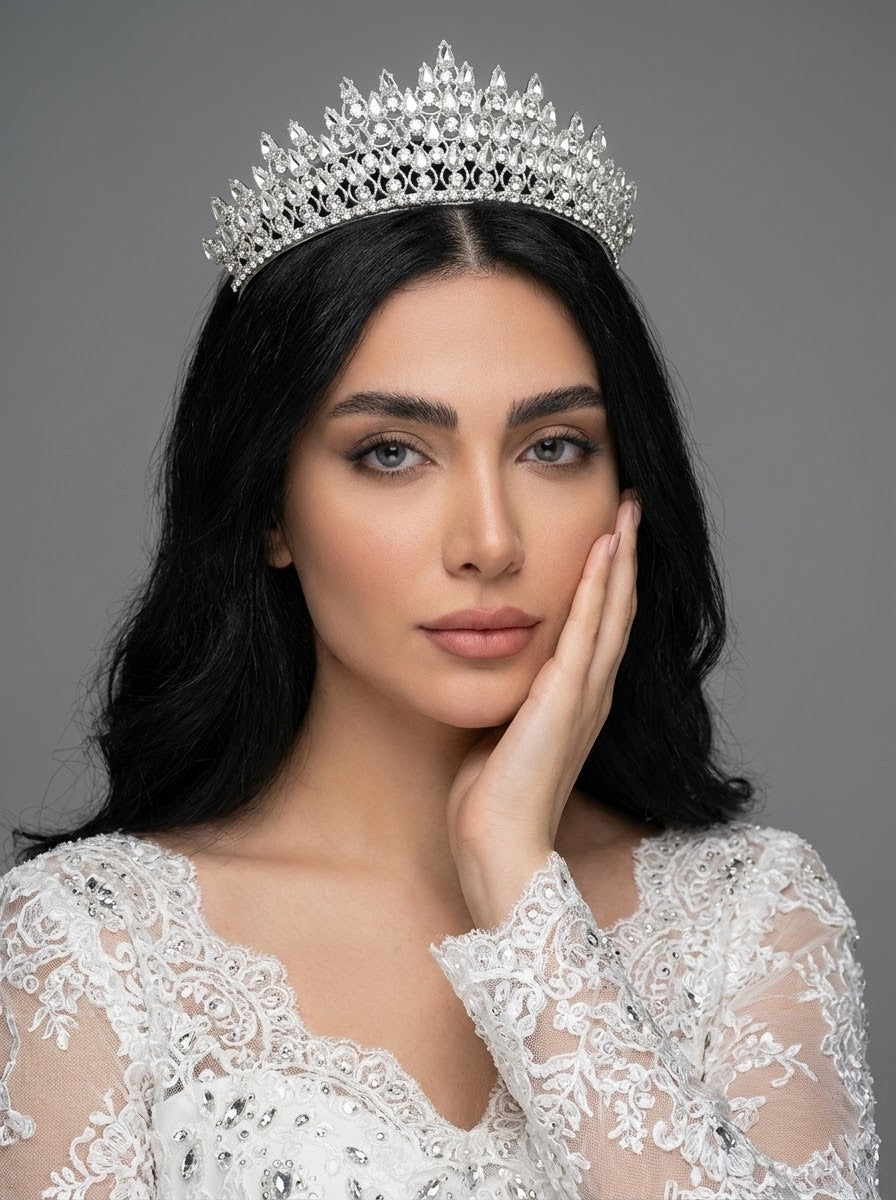 Işıltılı Kristal Taşlı Prenses Tacı – Özel Günler İçin Göz Alıcı Seçim