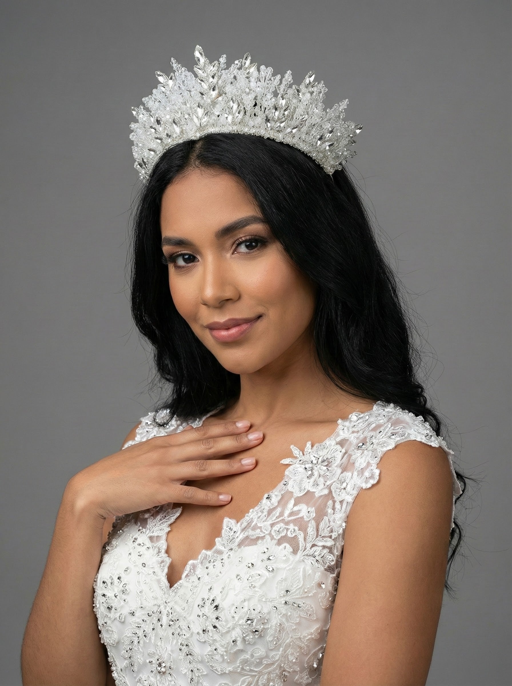 Gösterişli Taşlı Prenses Tacı – Kına ve Nişan Geceleri İçin