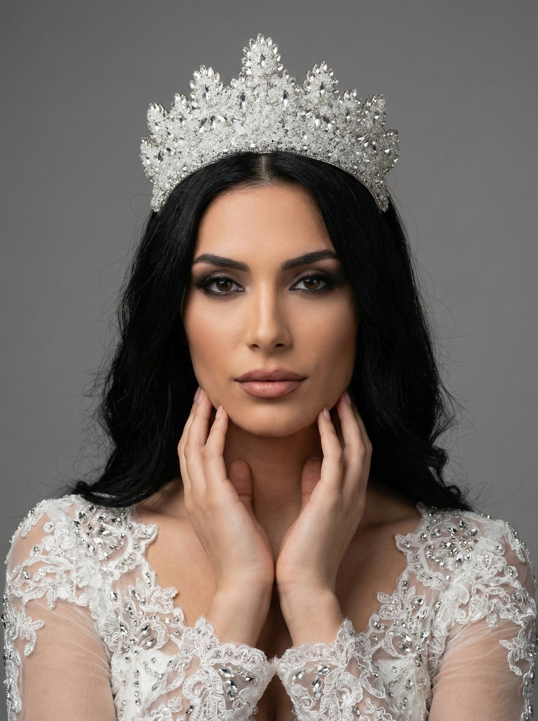 Işıltılı Kristal Taç – El Yapımı Özel Gün Tacı