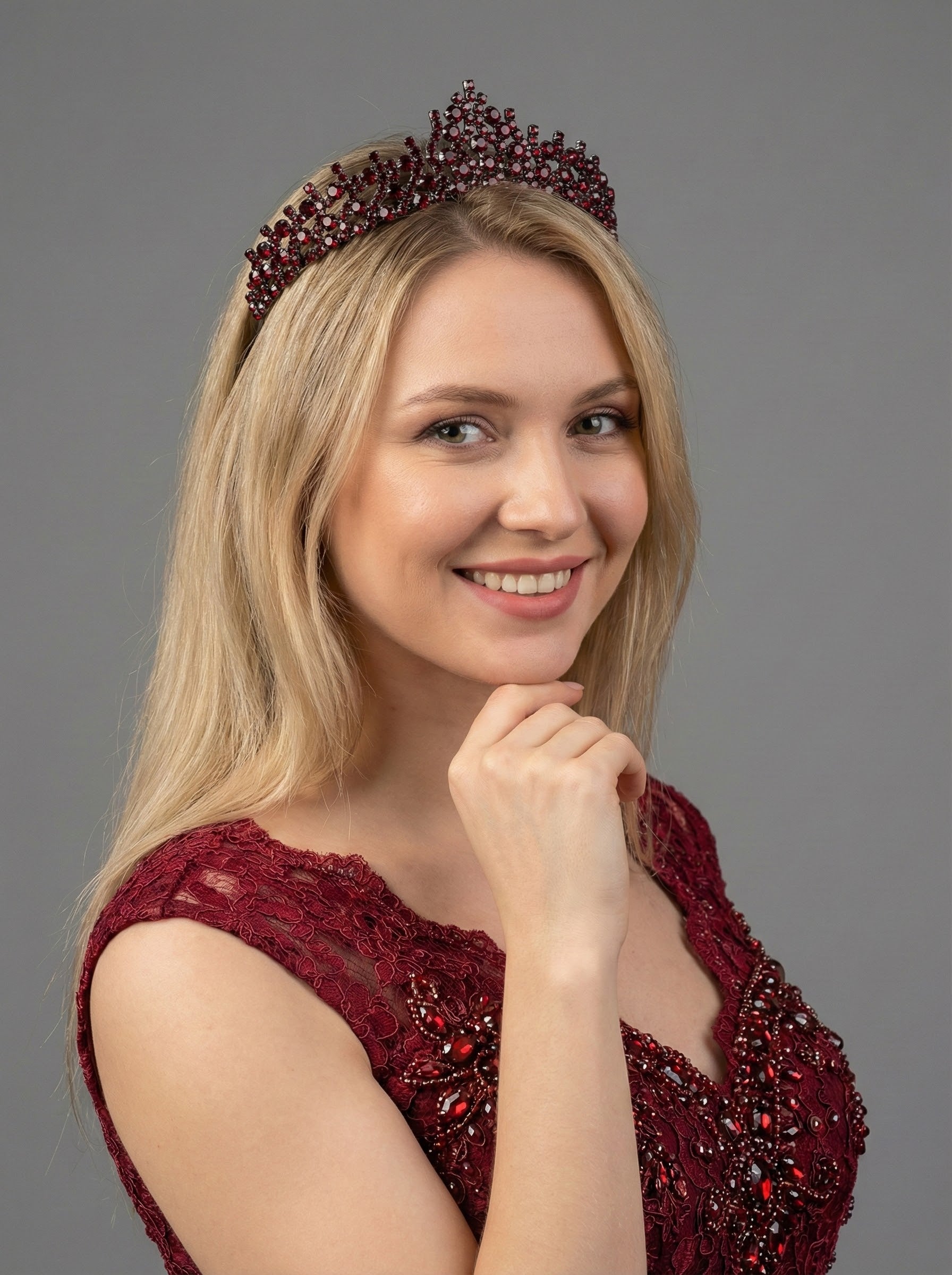 Kristal Taşlı Zarif Gelin Tacı Işıltılı Düğün Saç Aksesuarı