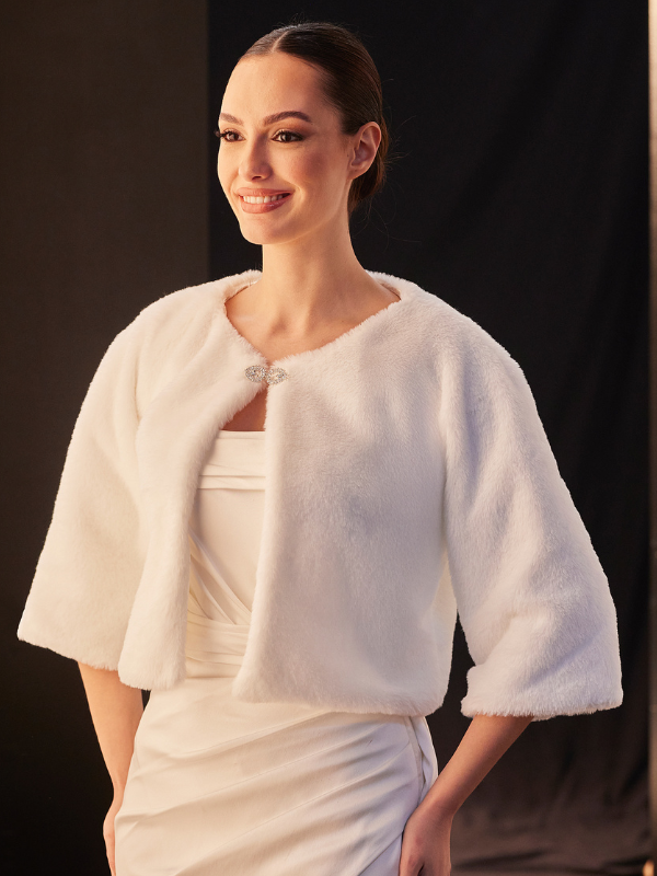 Beyaz taş tokalı bolero ceket – peluş yarım kollu gelin üstü, straplez gelinlik üzerinde zarif bridal tamamlayıcı