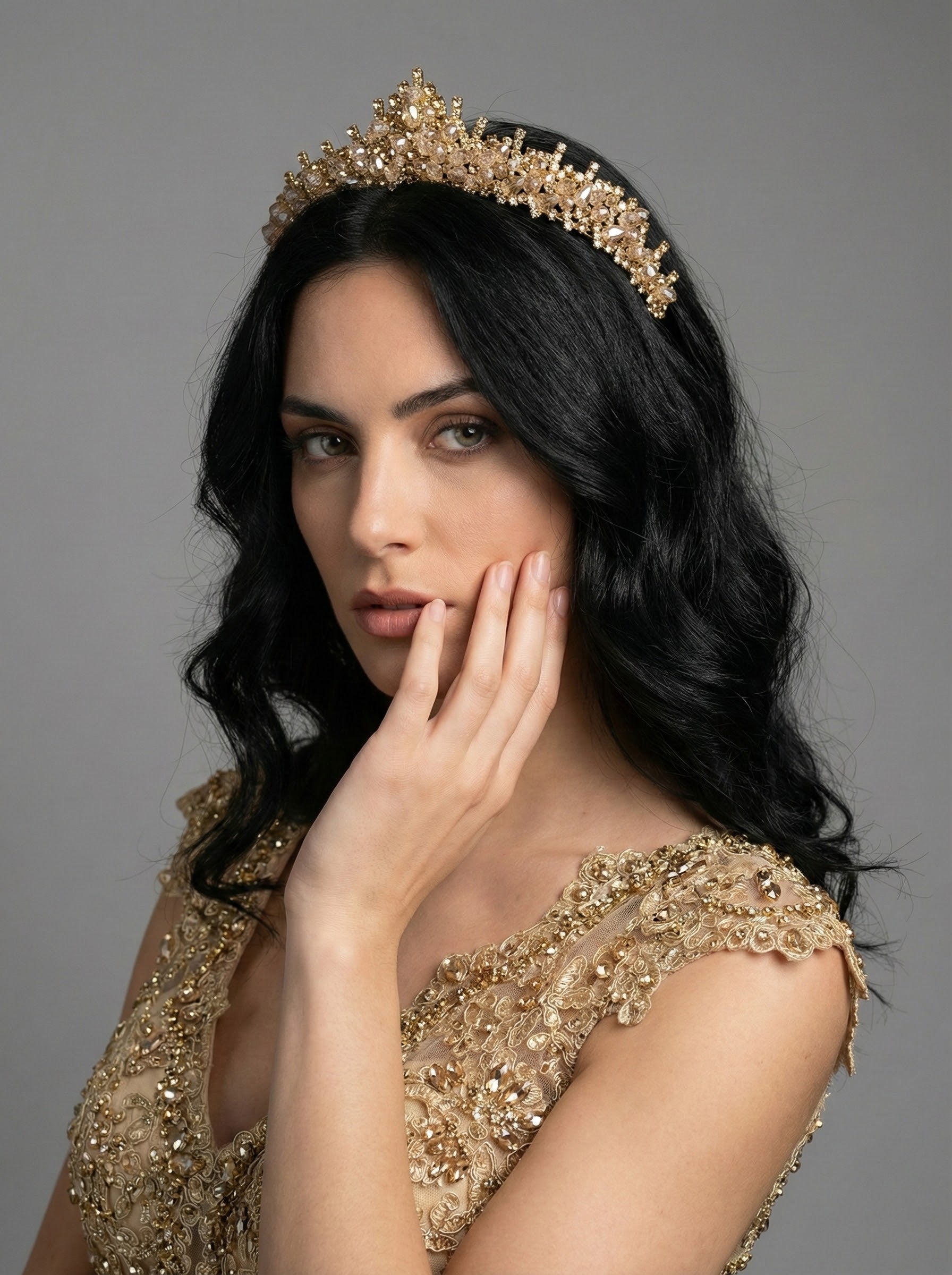 El Yapımı Kristal Taşlı Taç