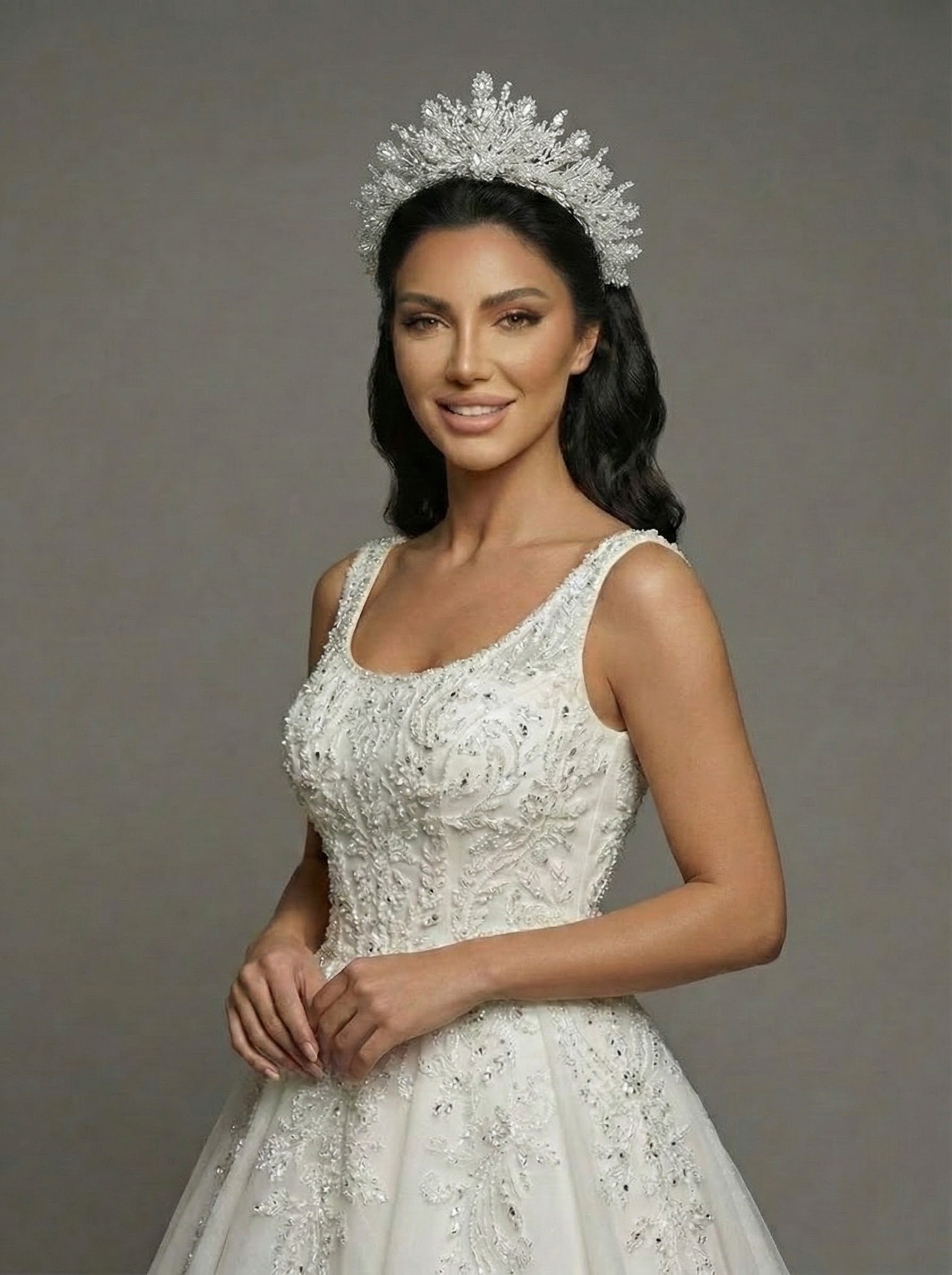 Işıltılı Kristal ve İnci Detaylı El Yapımı Gelin Tacı