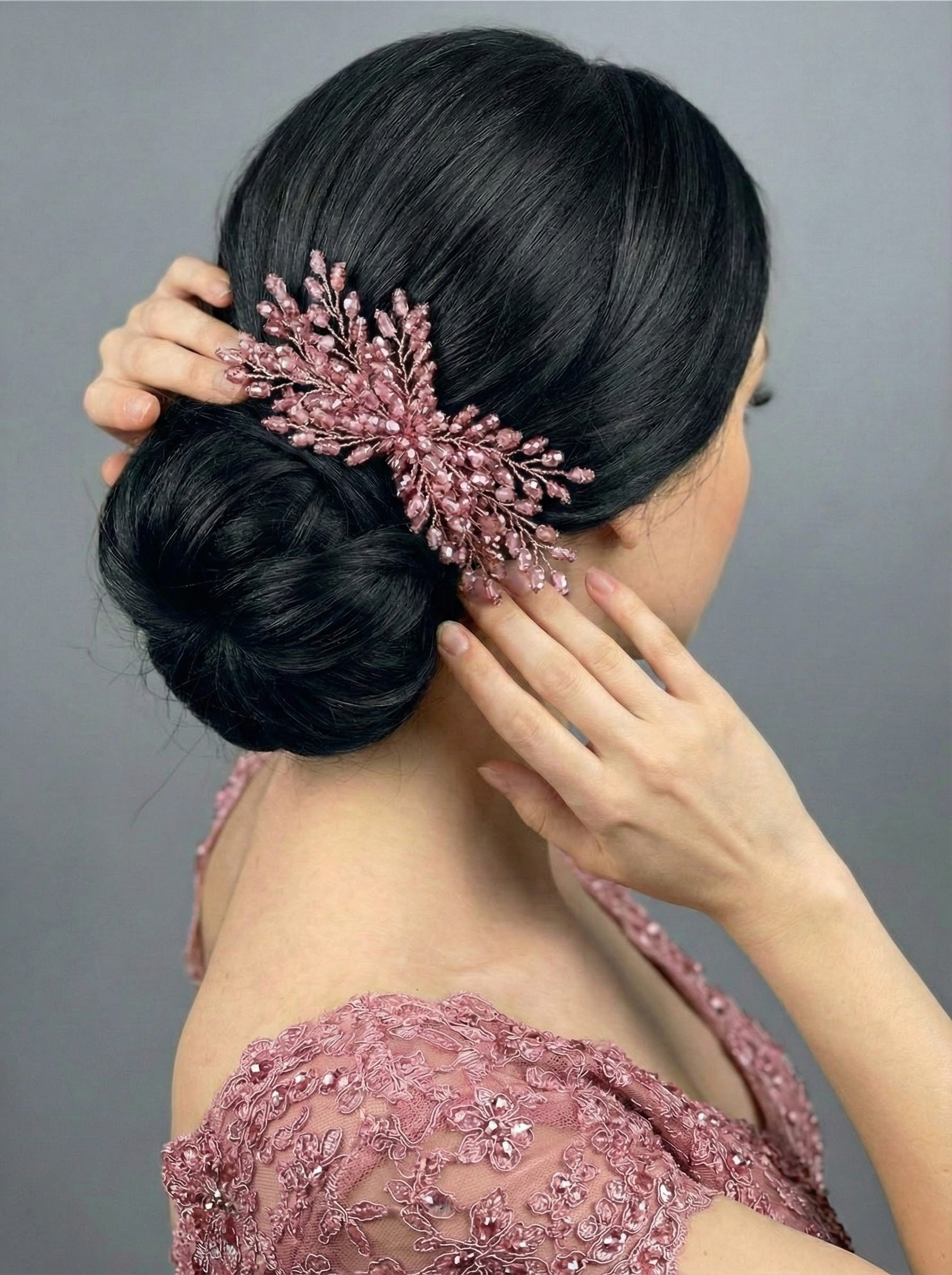 El Yapımı Işıltılı Kristal Saç Tokası – Zarif Örgü Topuzlar İçin Özel Tasarım