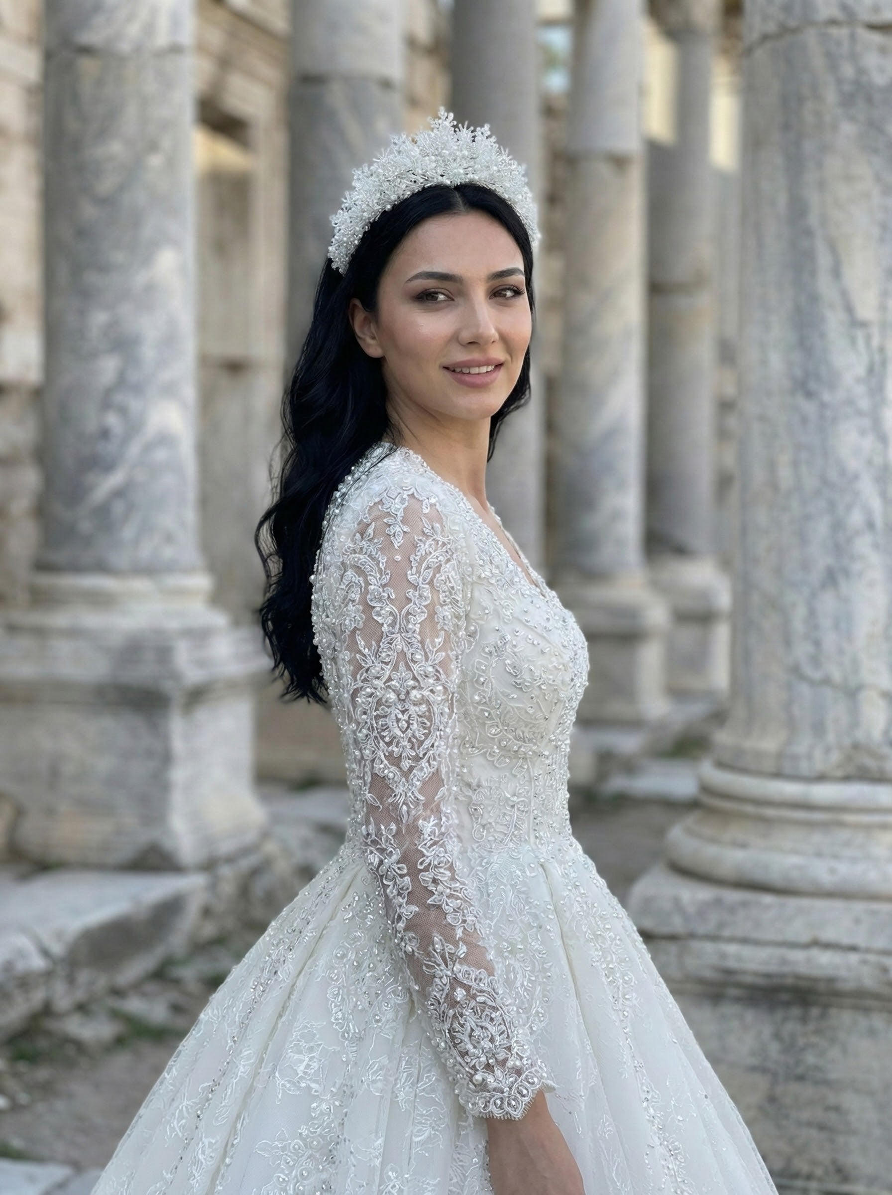 İnci ve Kristal İşlemeli El Yapımı Gelin Tacı