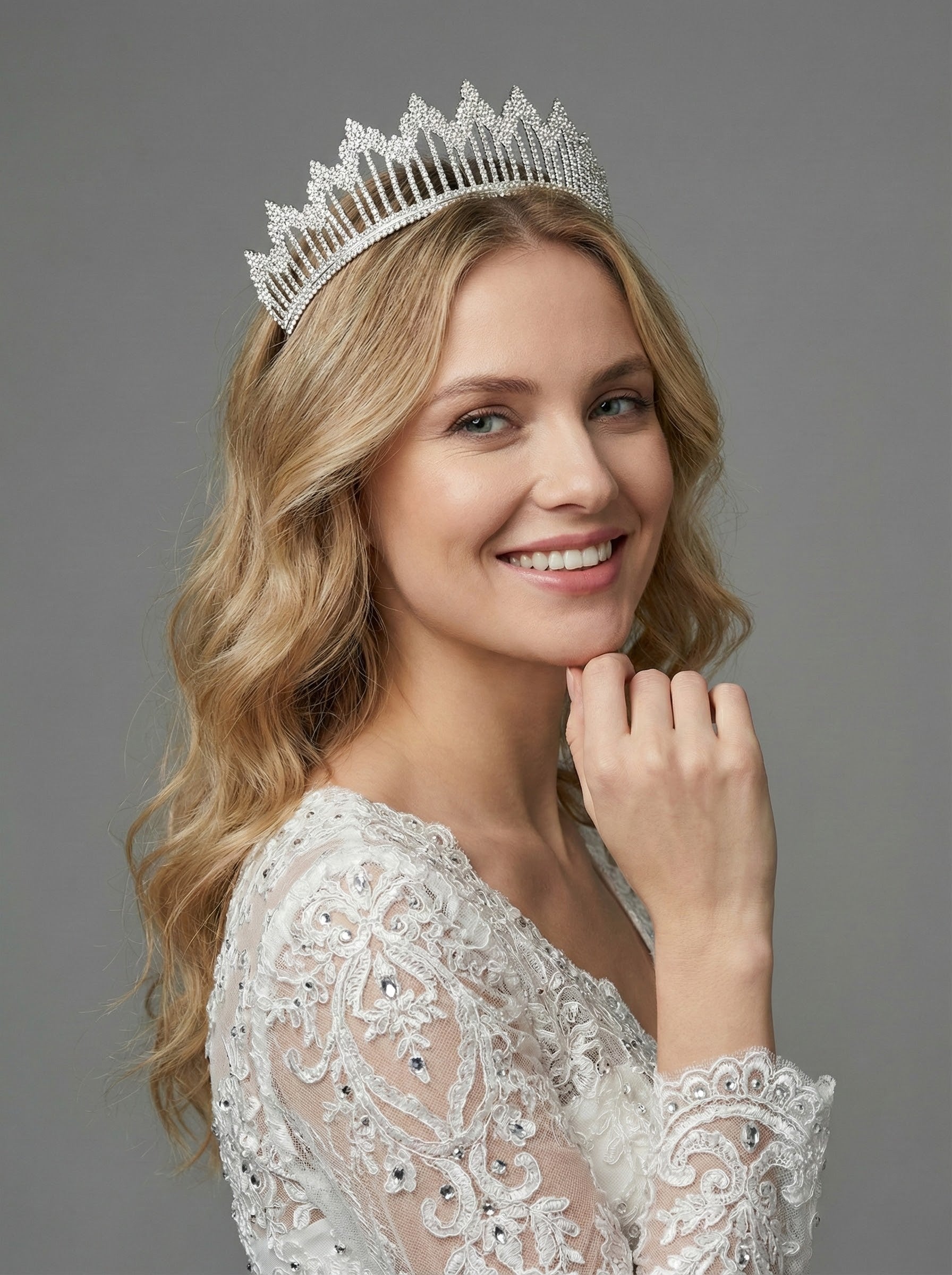 Büyük Model Kristal Taşlı Gelin Tacı Işıltılı Kraliçe Düğün Saç Aksesuarı