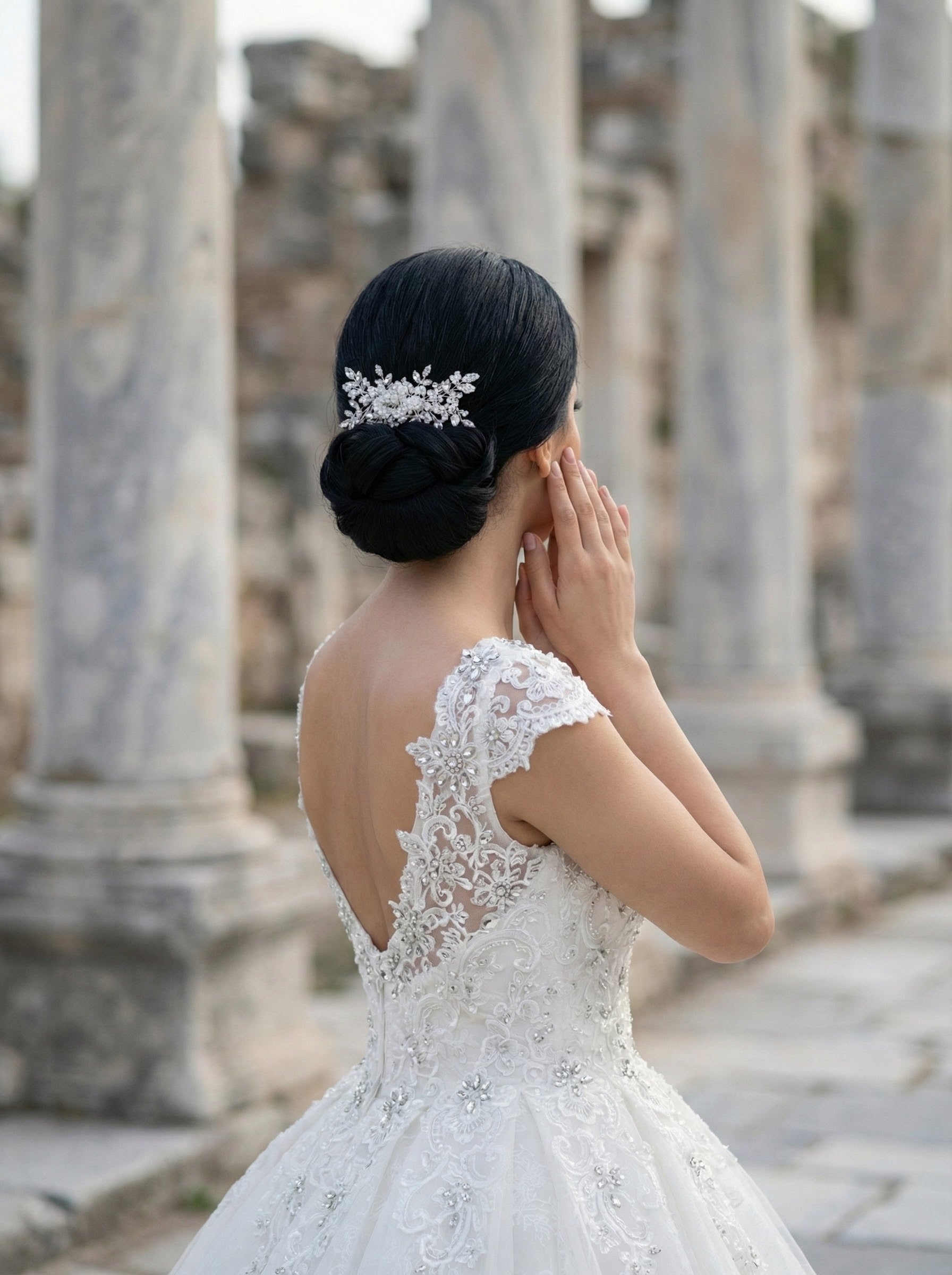 Kristal Taşlı Saç Tokası – Özel Günler için Şık ve Zarif Tasarım