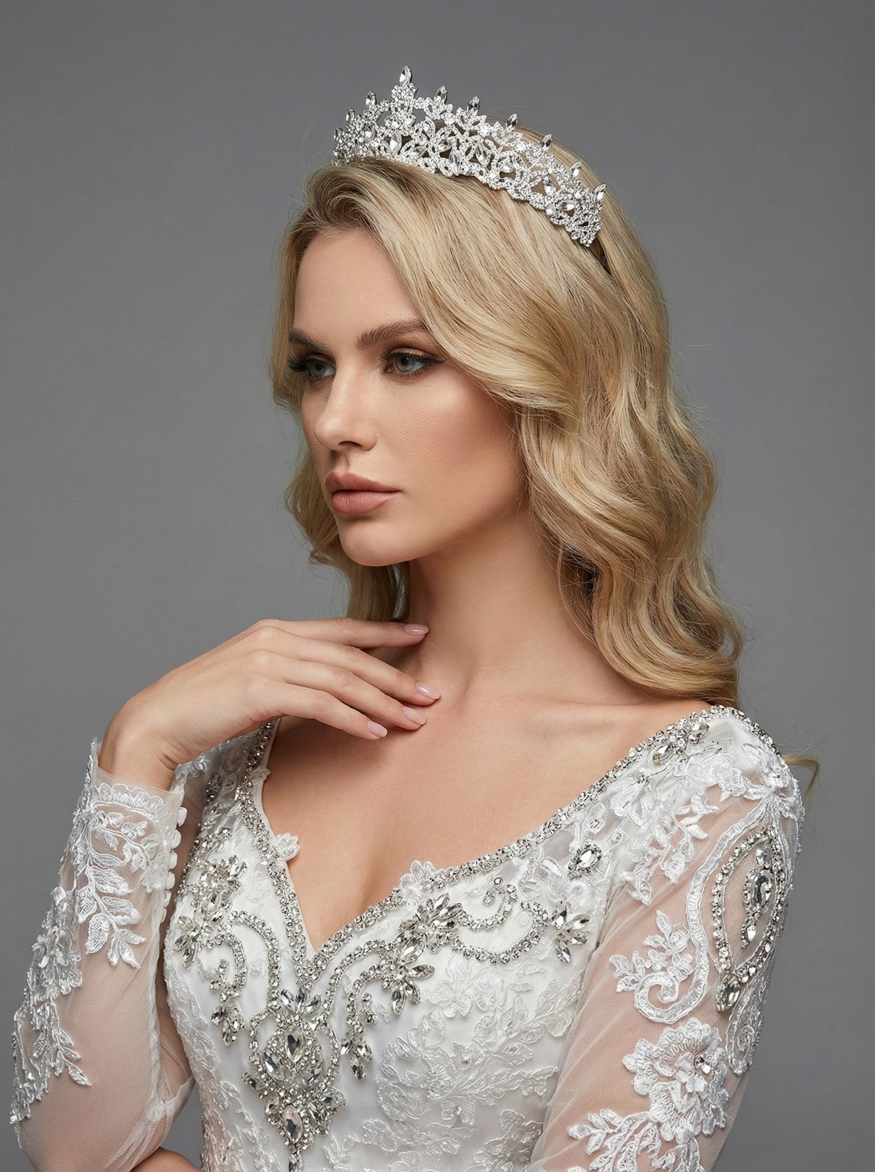 Gümüş kristal taşlı zarif gelin tacı – nişan düğün ve özel törenleri için şık başlık