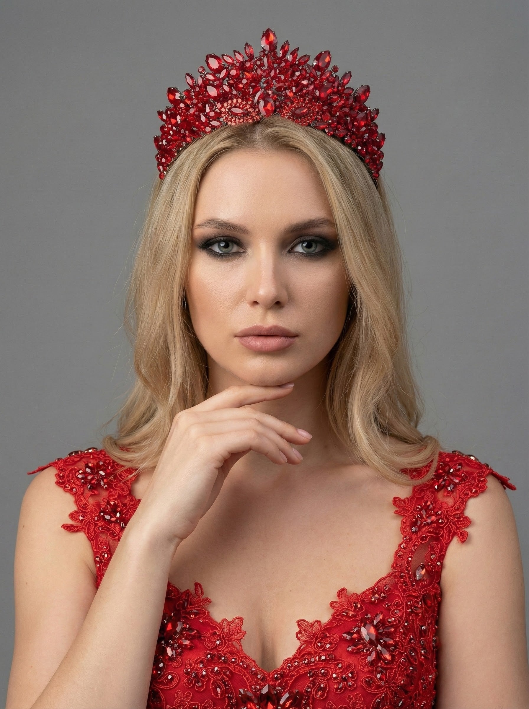 Taçlı Gelin Saç Aksesuarı – Kristal Işıltılı Yüksek Model