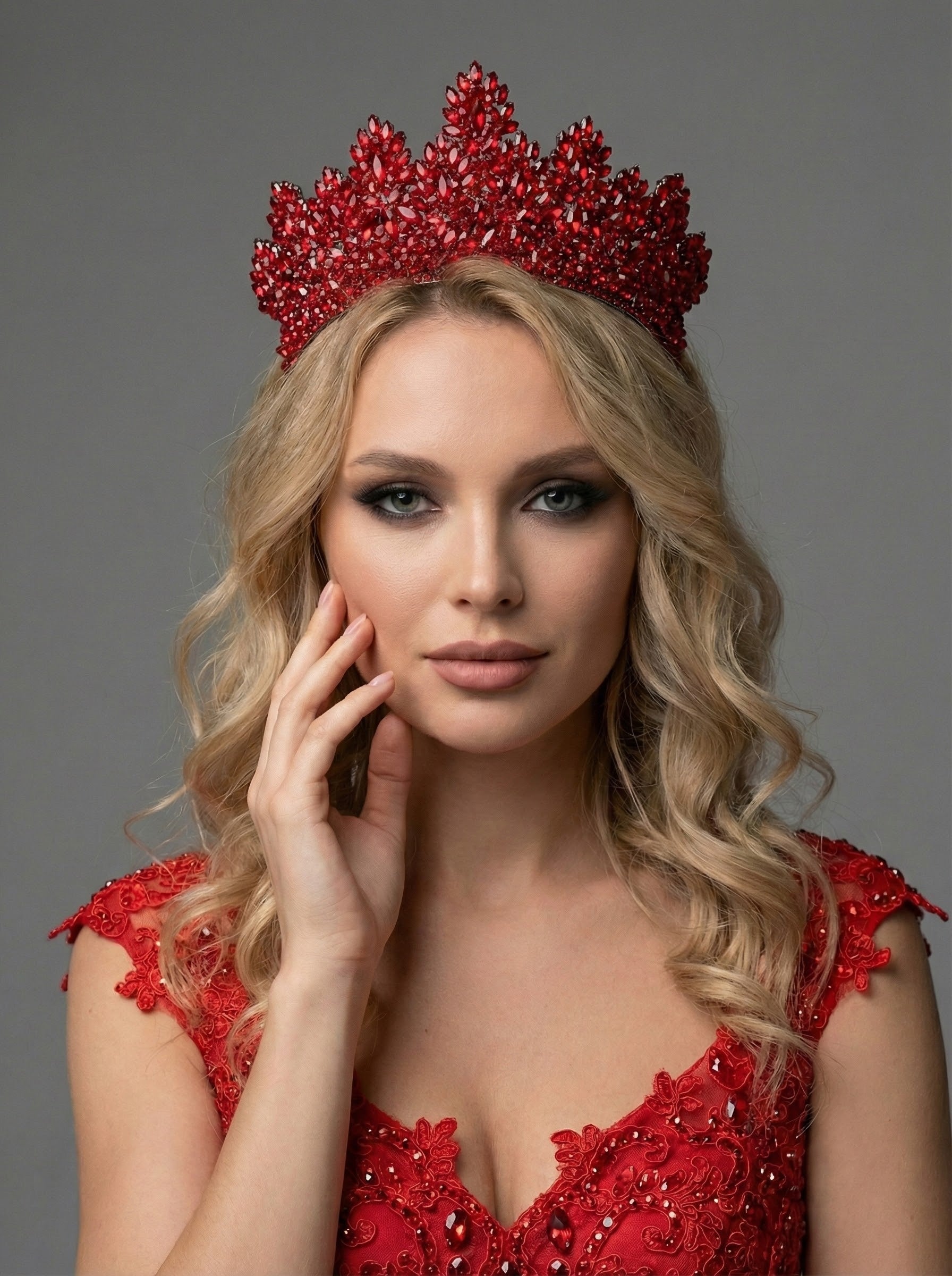 Işıltılı Kristal Taç – El Yapımı Özel Gün Tacı