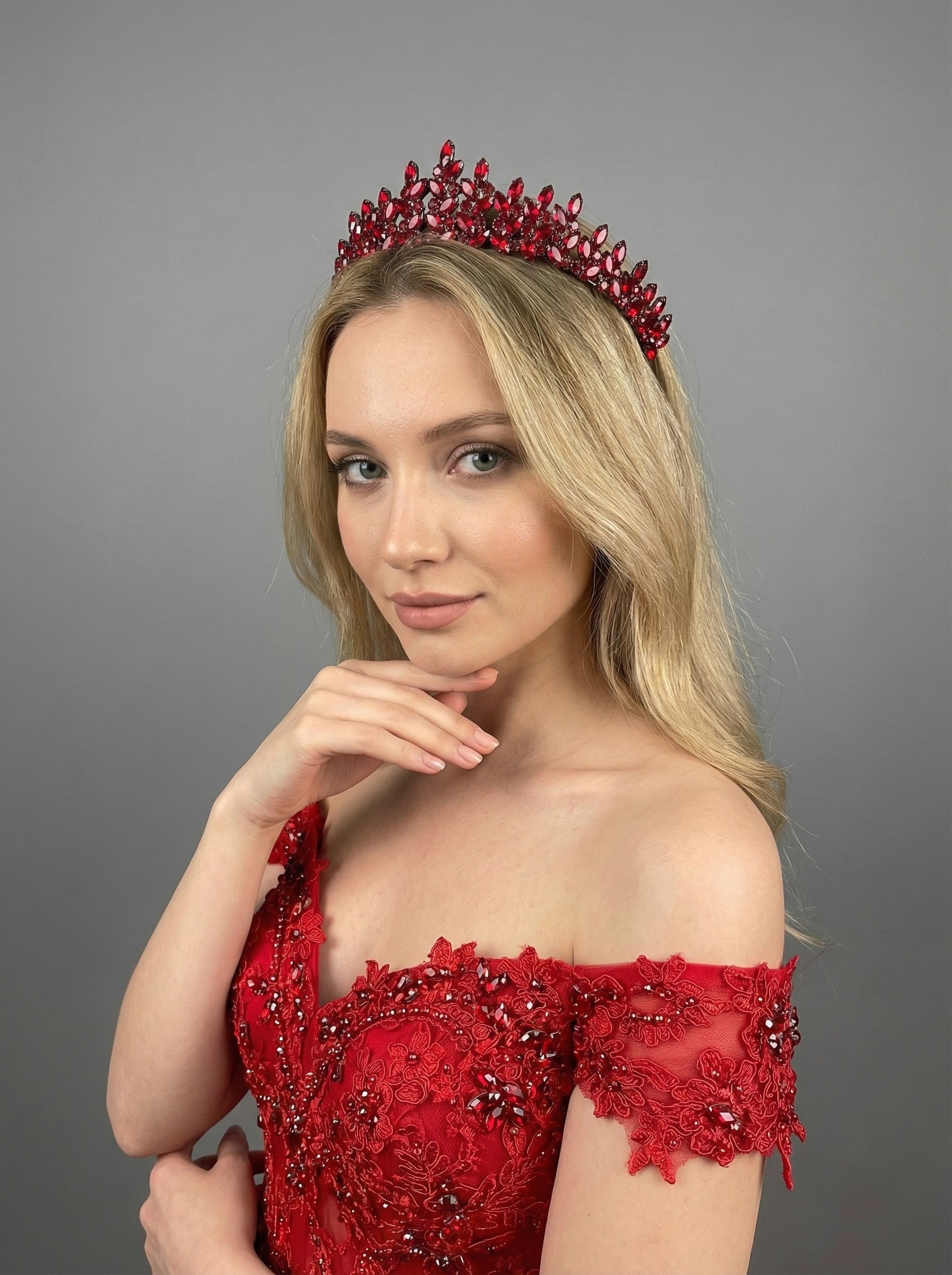 Kristal Taşlı Zarif Gelin Tacı Işıltılı Düğün Saç Aksesuarı