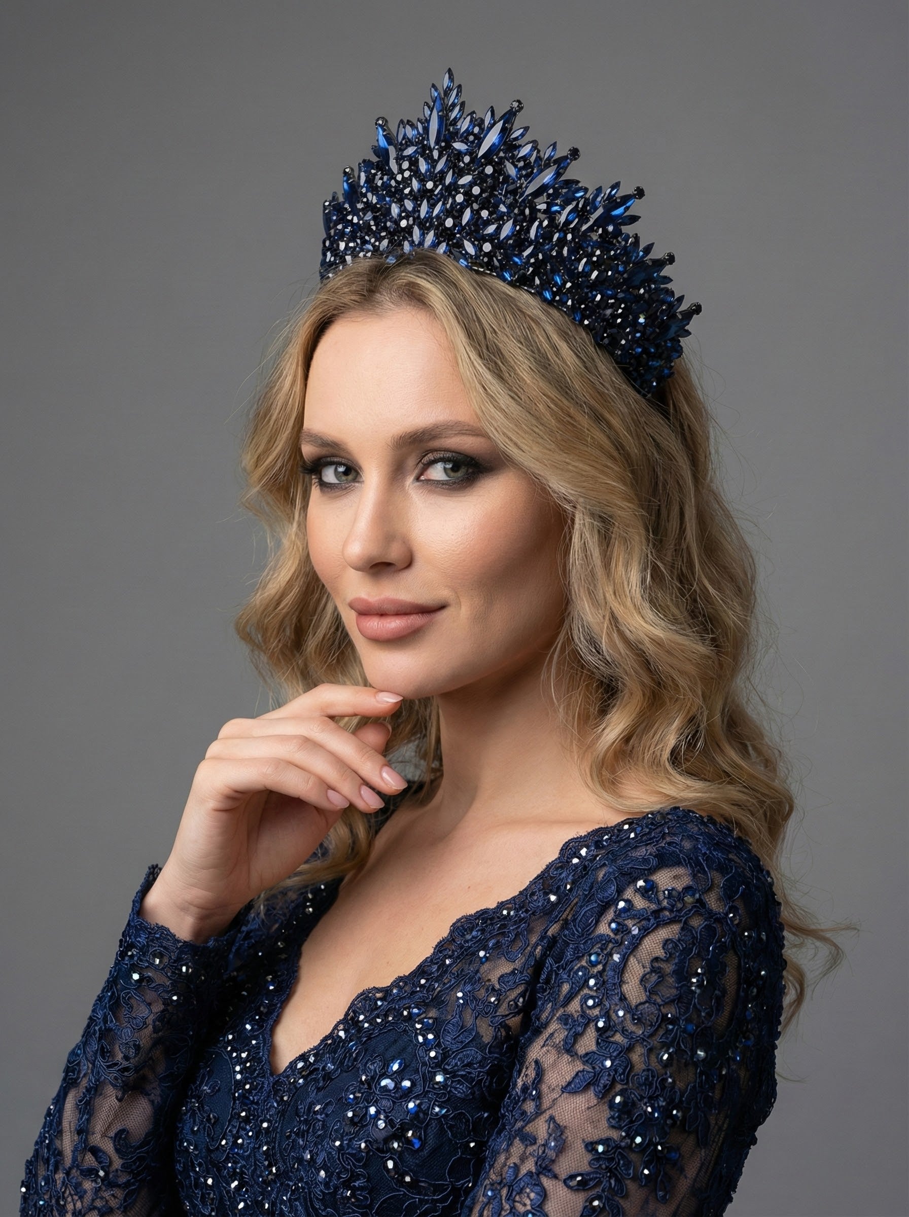 El Yapımı Kristal Gelin Tacı – Işıltılı ve Modern Tasarım