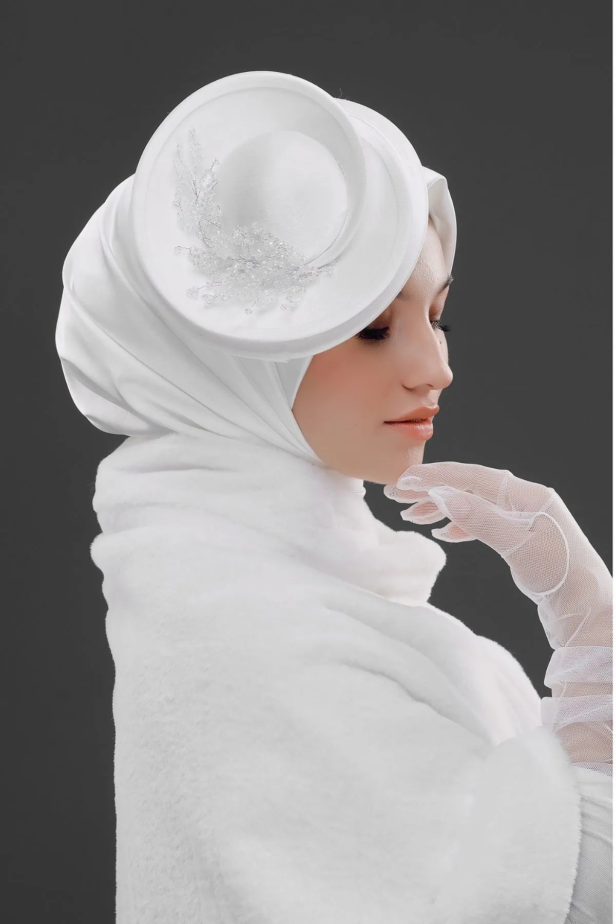 Vintage Fransız Stil Fascinator Şapka – File Detaylı Zarif Gelin Aksesuarı