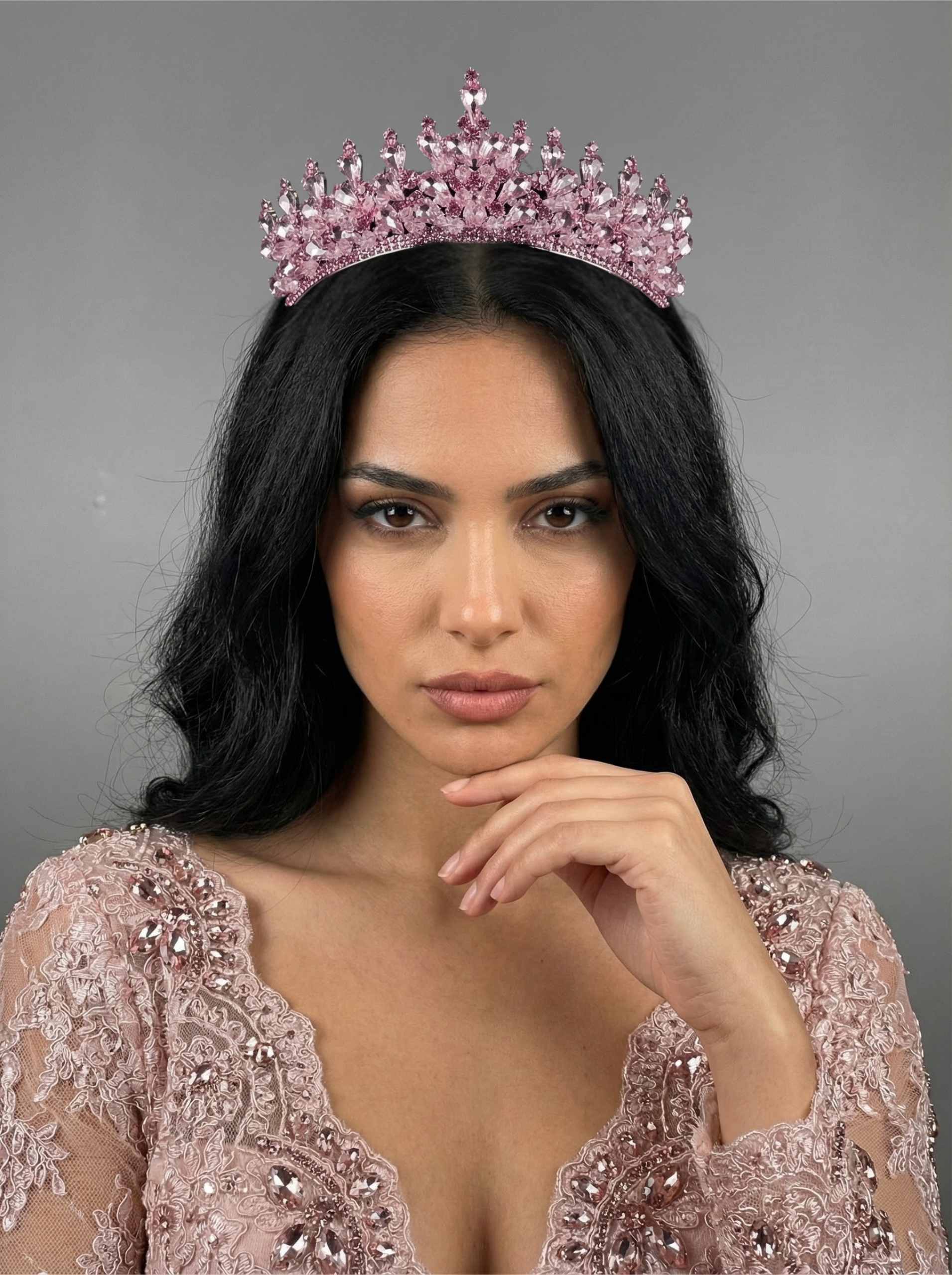 Kristal Taşlı El Yapımı Taç – Özel Günler İçin Işıltılı Seçim