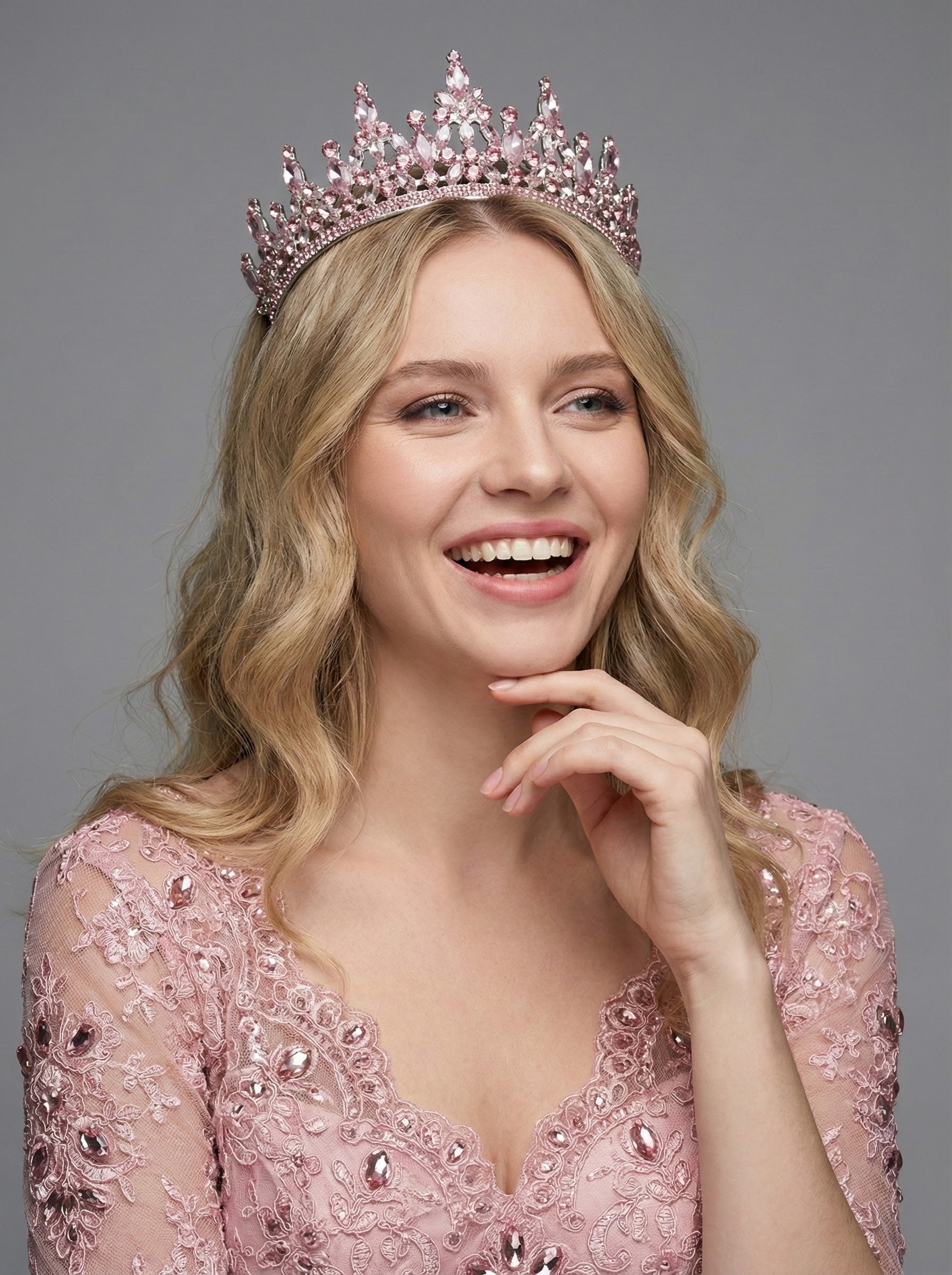 Kristal Taşlı Kraliçe Model Gelin Tacı Işıltılı Düğün Saç Aksesuarı