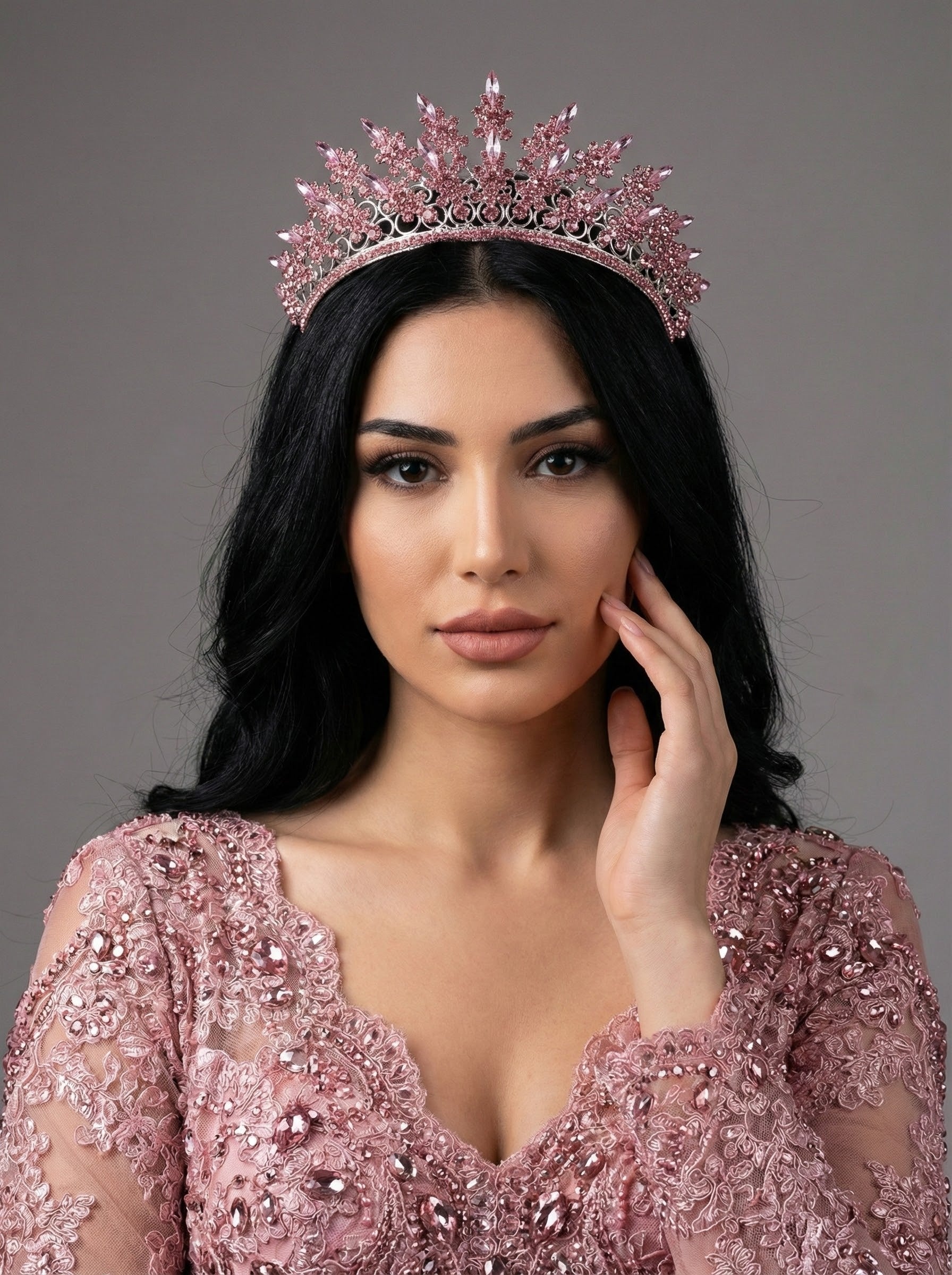 Pembe kristal gelin tacı – taş işlemeli, düğün ve nişan tacı