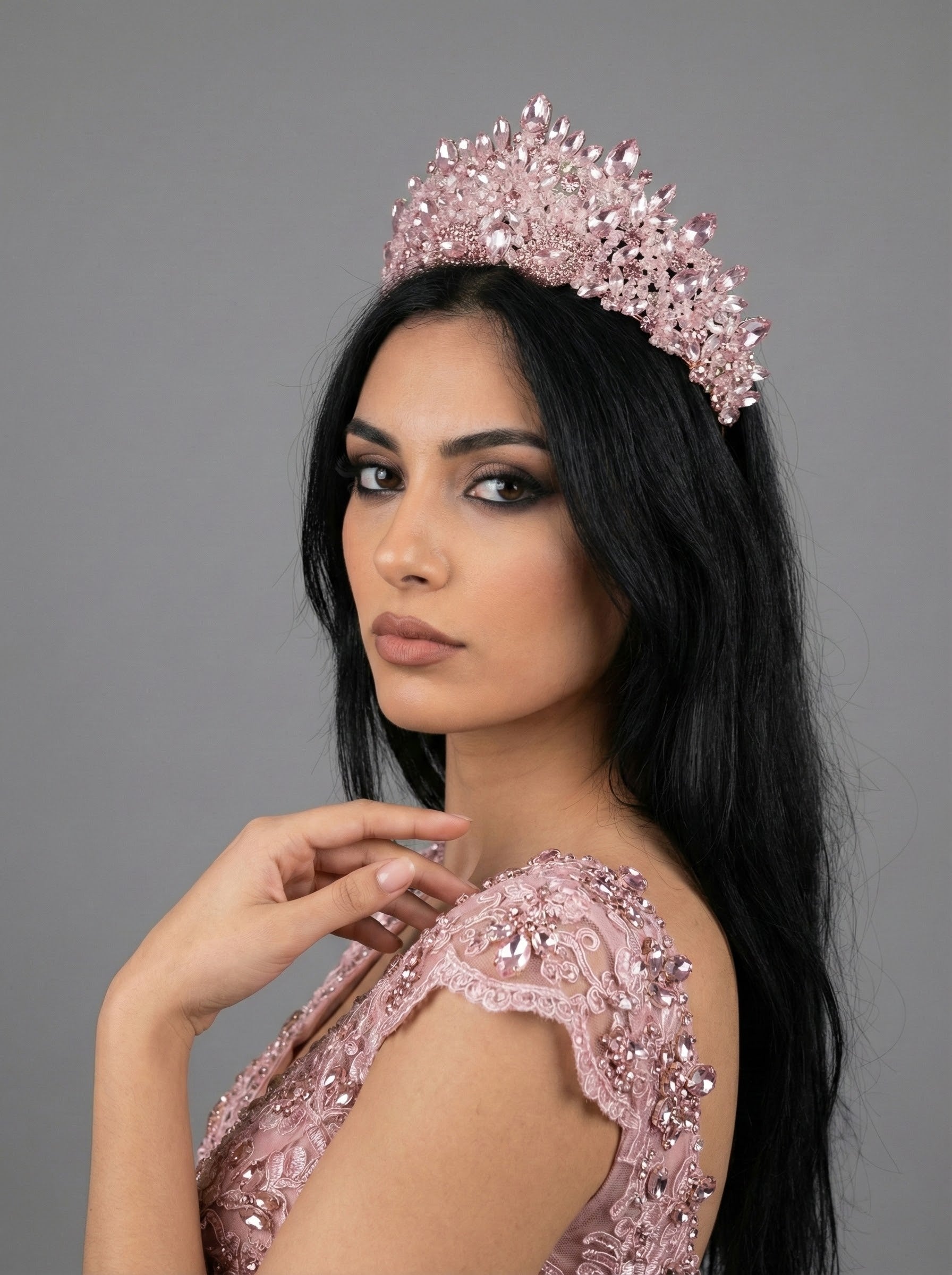 Taçlı Gelin Saç Aksesuarı – Kristal Işıltılı Yüksek Model