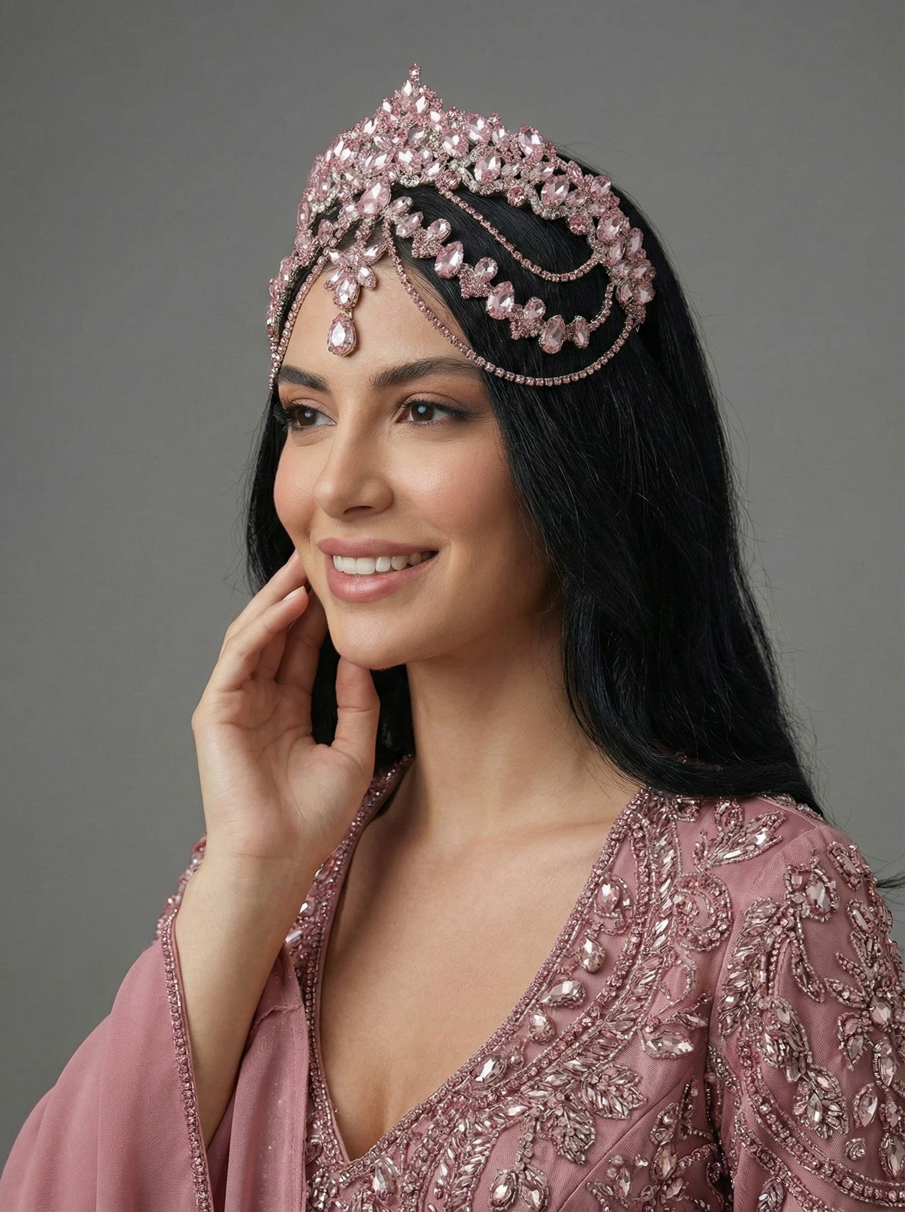 Pembe kristal gelin tacı – ışıltılı zarafet, düğün ve nişan töreni için