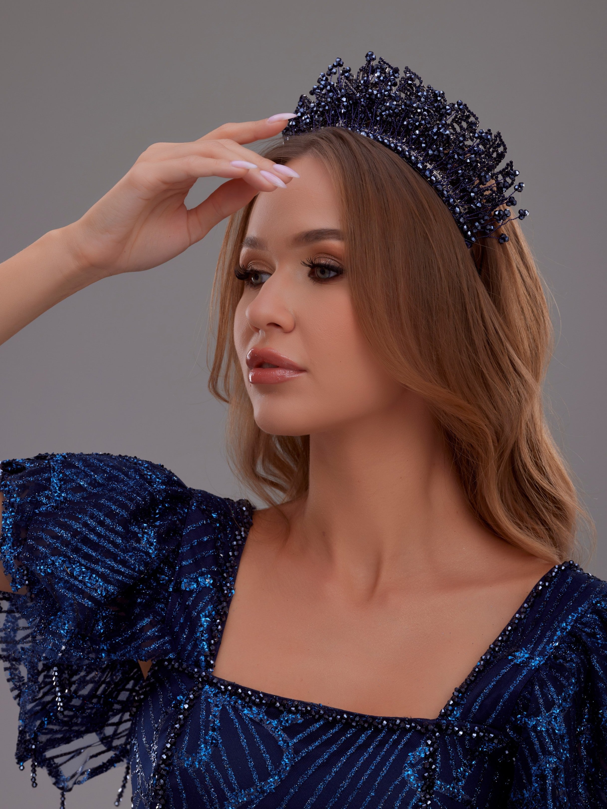 Kristal Taç – El Yapımı Renkli Gelin Tacı | Düğün, Kına, Mezuniyet ve Özel Günler için Işıltılı Taç