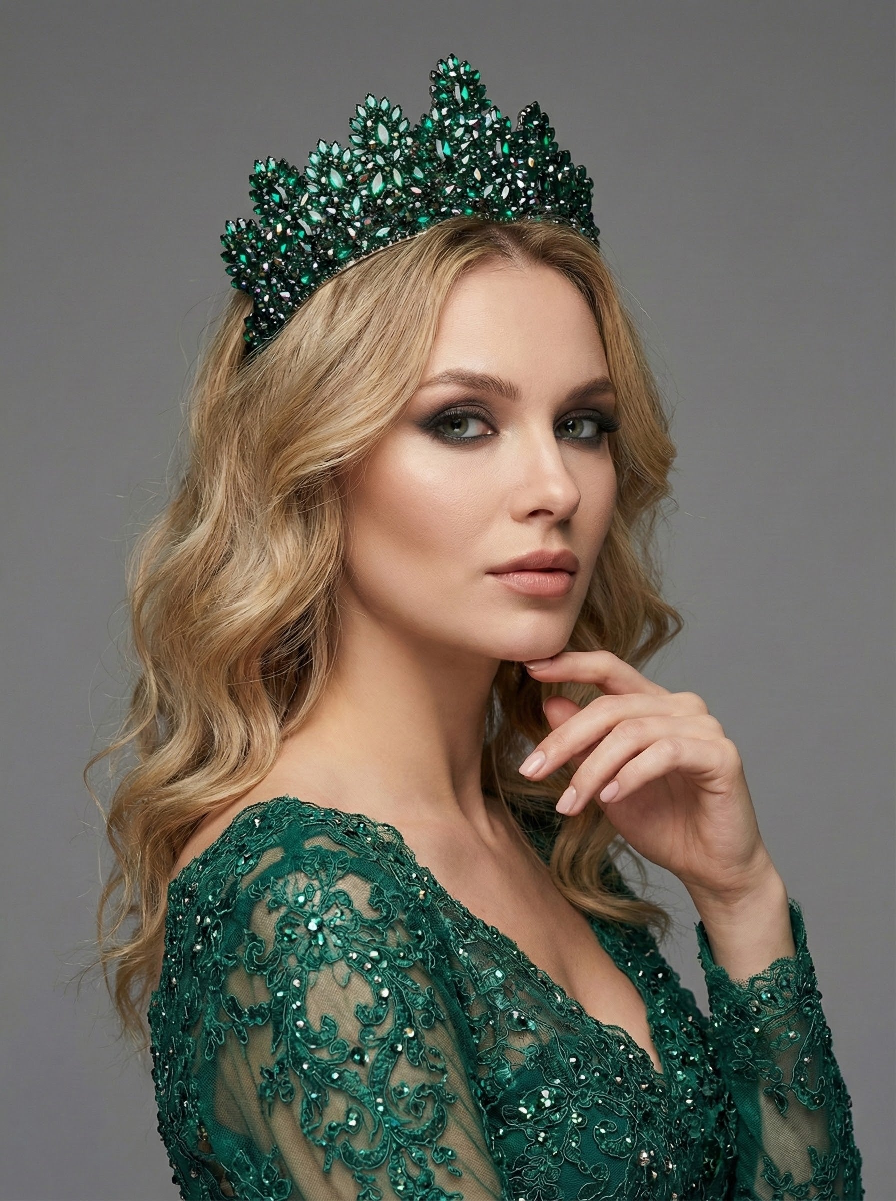 Işıltılı Kristal Taç – El Yapımı Özel Gün Tacı