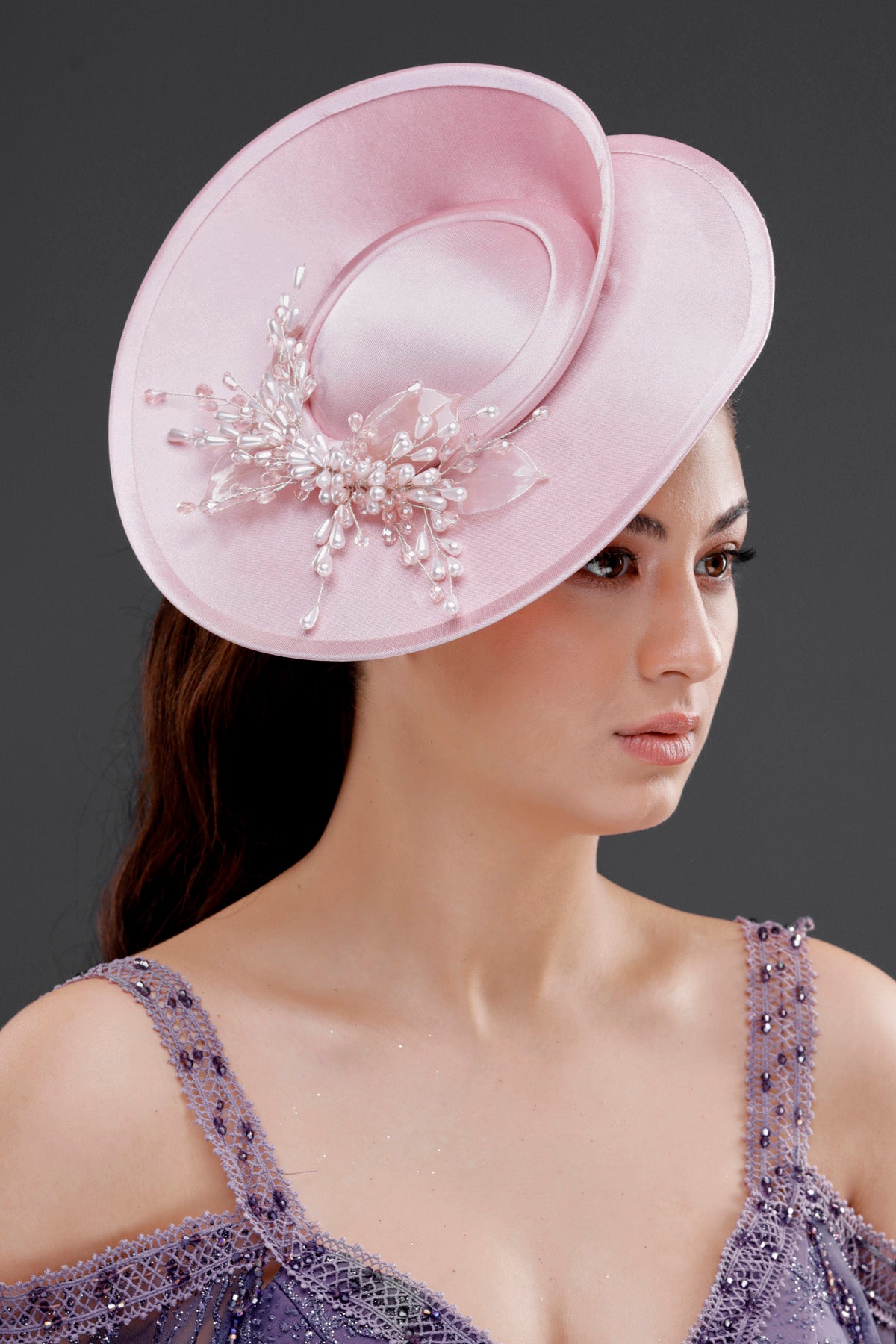 Pembe vintage Fransız stil fascinator şapka – inci kristal detaylı zarif özel tasarım kadın aksesuarı