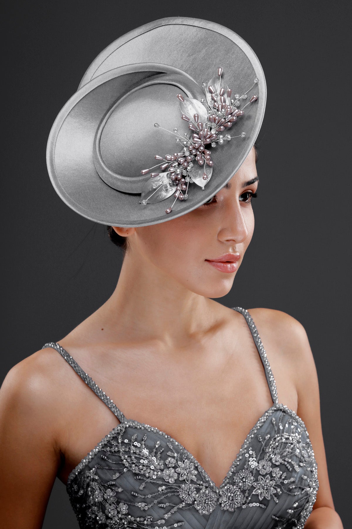 Gümüş vintage Fransız stil fascinator şapka – kristal boncuk detaylı zarif özel tasarım kadın aksesuarı