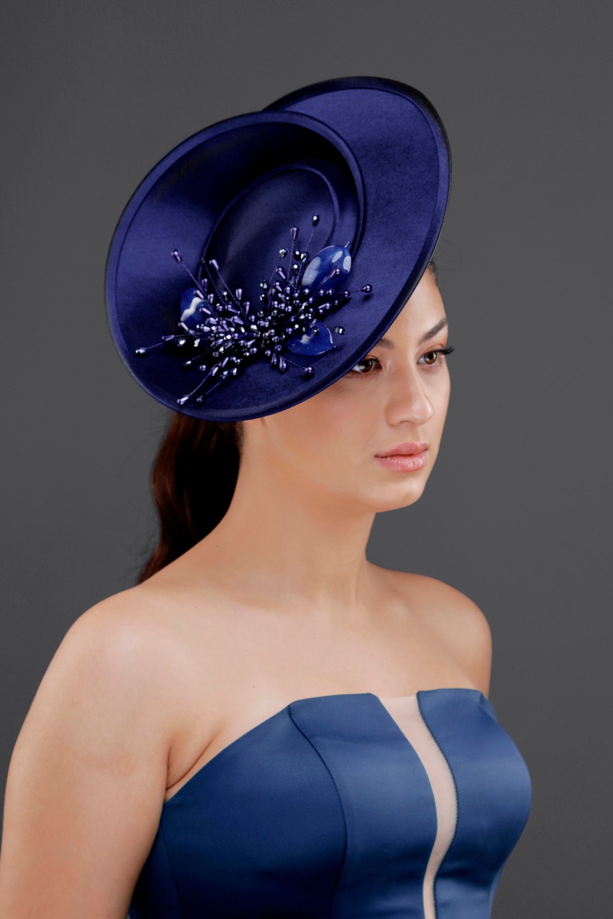 Lacivert vintage Fransız stil fascinator şapka – boncuk detaylı zarif özel tasarım kadın aksesuarı