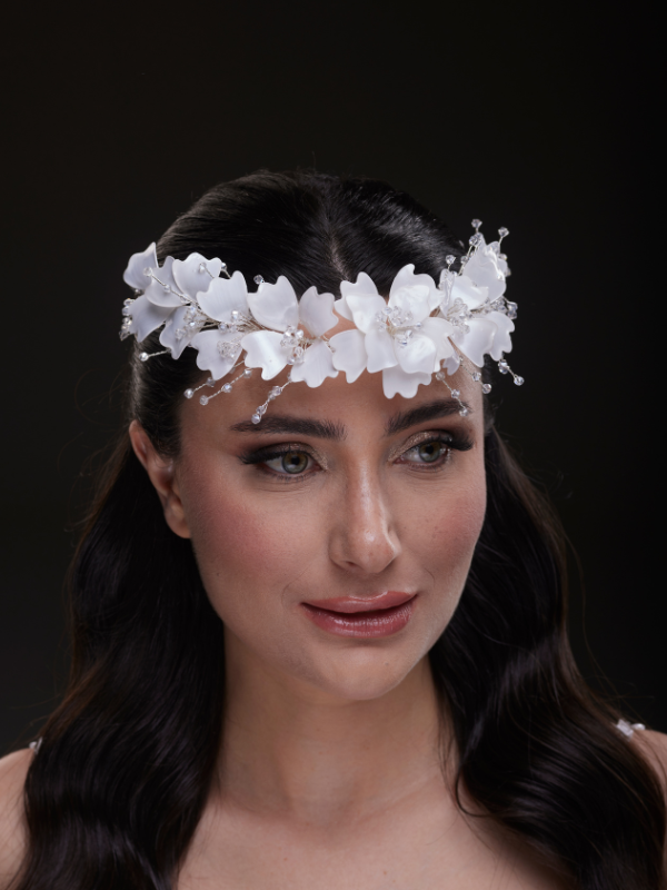 طوق شعر العروس مزين باللؤلؤ والزهرة البيضاء