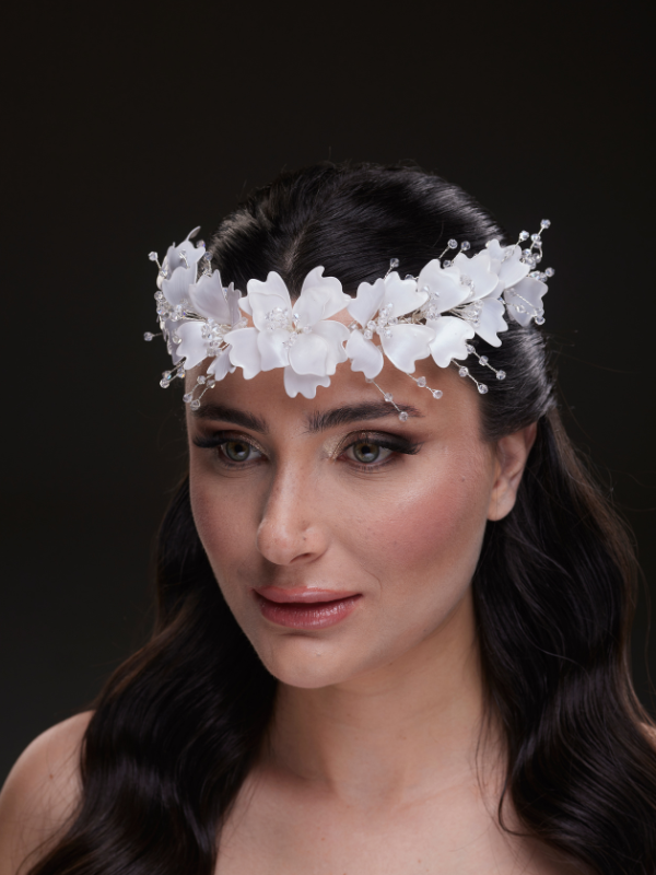 طوق شعر العروس مزين باللؤلؤ والزهرة البيضاء