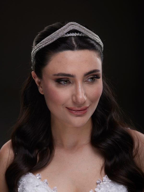 تاج زفاف فضي من حجر الكريستال
