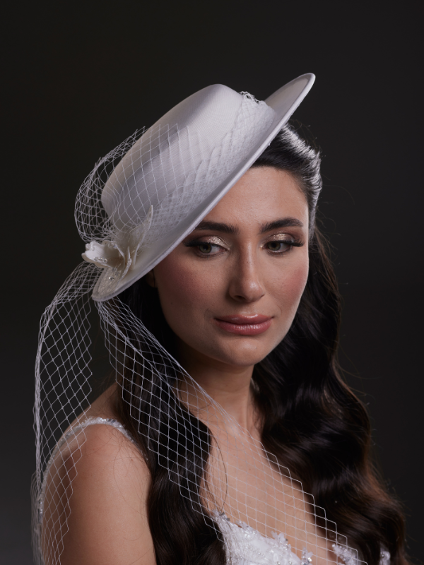 Fileli Beyaz Gelin Şapkası – Vintage Stil Nikah & Söz Aksesuarı | El Yapımı Özel Tasarım