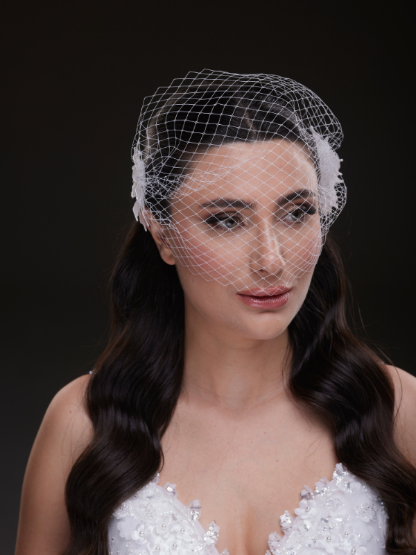 Vintage Tarz Kafes Tüllü Gelin Saç Aksesuarı – Çiçek Detaylı Nikah Filesi