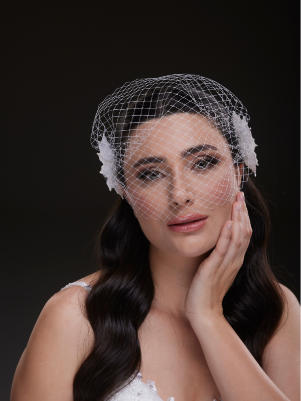 Vintage Tarz Kafes Tüllü Gelin Saç Aksesuarı – Çiçek Detaylı Nikah Filesi
