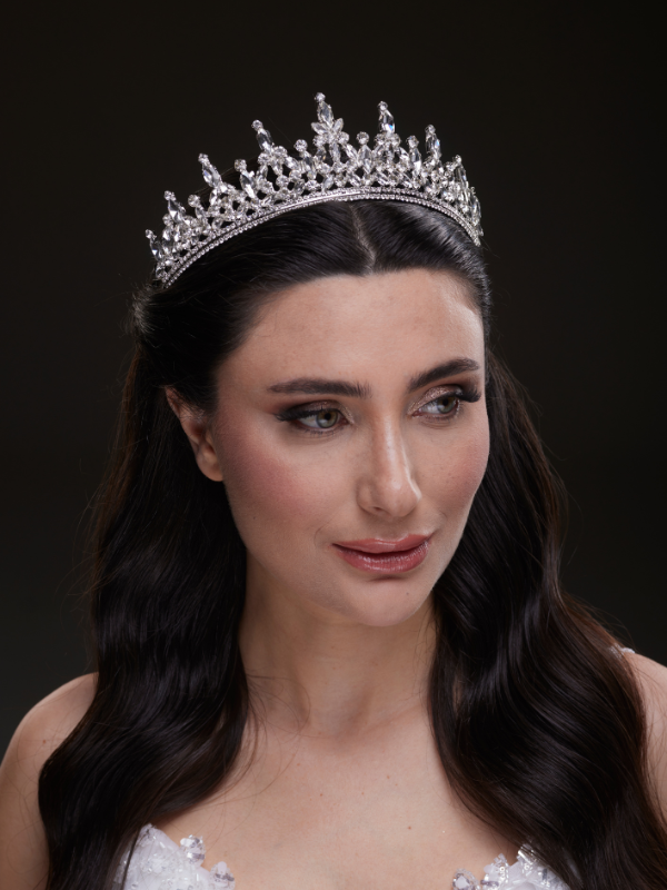Kristal Taşlı Kraliçe Model Gelin Tacı Işıltılı Düğün Saç Aksesuarı