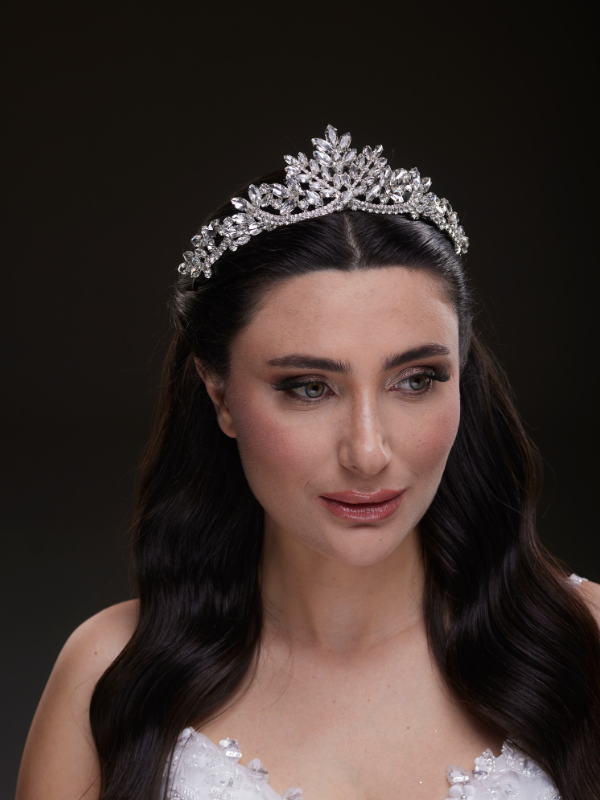 Kristal Taşlı Yaprak Desenli Gelin Tacı Işıltılı Düğün Saç Aksesuarı