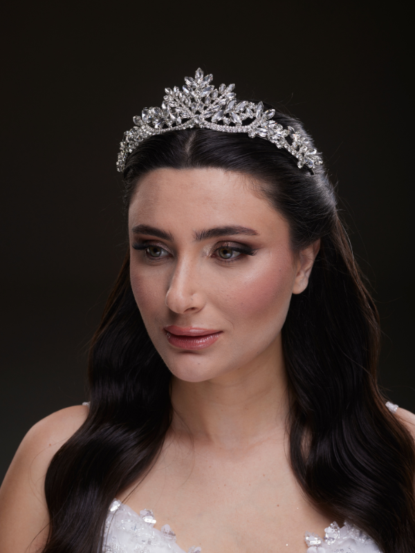 Kristal Taşlı Yaprak Desenli Gelin Tacı Işıltılı Düğün Saç Aksesuarı