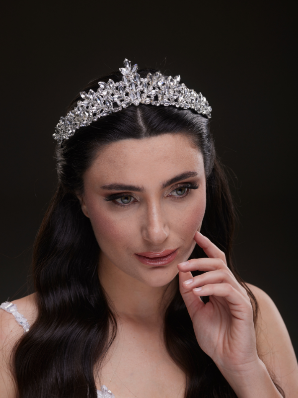 Kristal Taşlı Büyüleyici Gelin Tacı Işıltılı Düğün Saç Aksesuarı