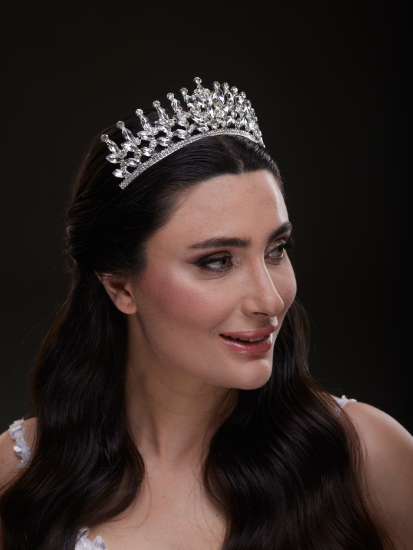 Kristal Taşlı Kraliçe Model Gelin Tacı Işıltılı Düğün Saç Aksesuarı
