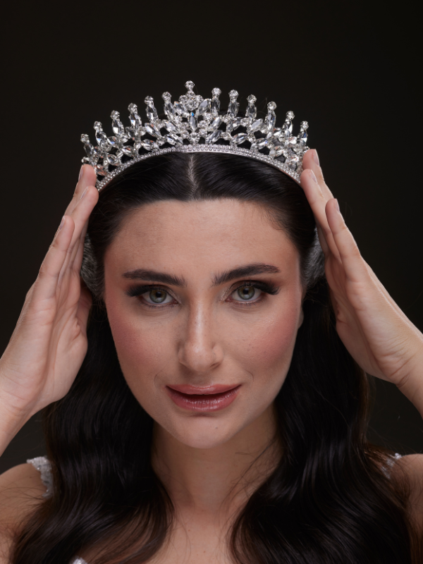 Kristal Taşlı Kraliçe Model Gelin Tacı Işıltılı Düğün Saç Aksesuarı